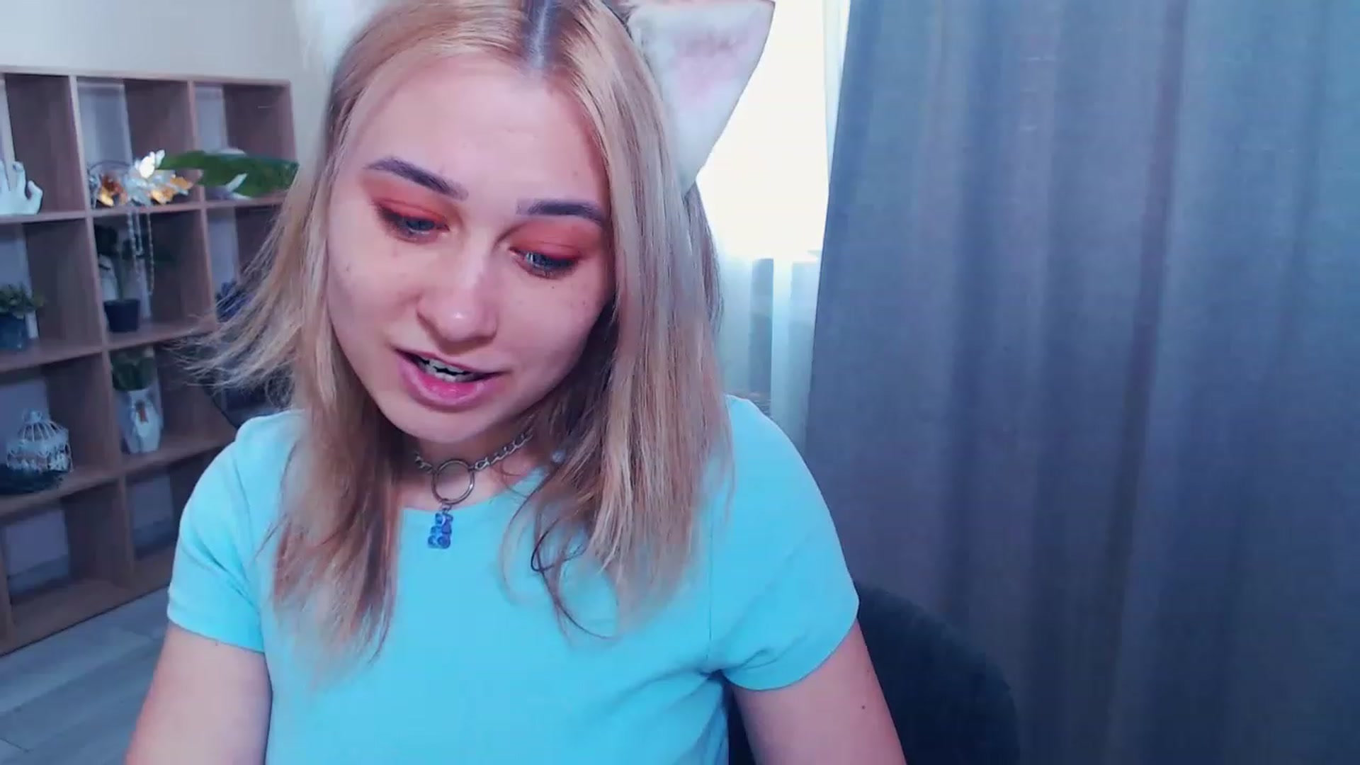 Gallery image thumbnail from Kukla_kolduna's myfreecams stream on, 03/21/2023, 11:52 image 17 of 20