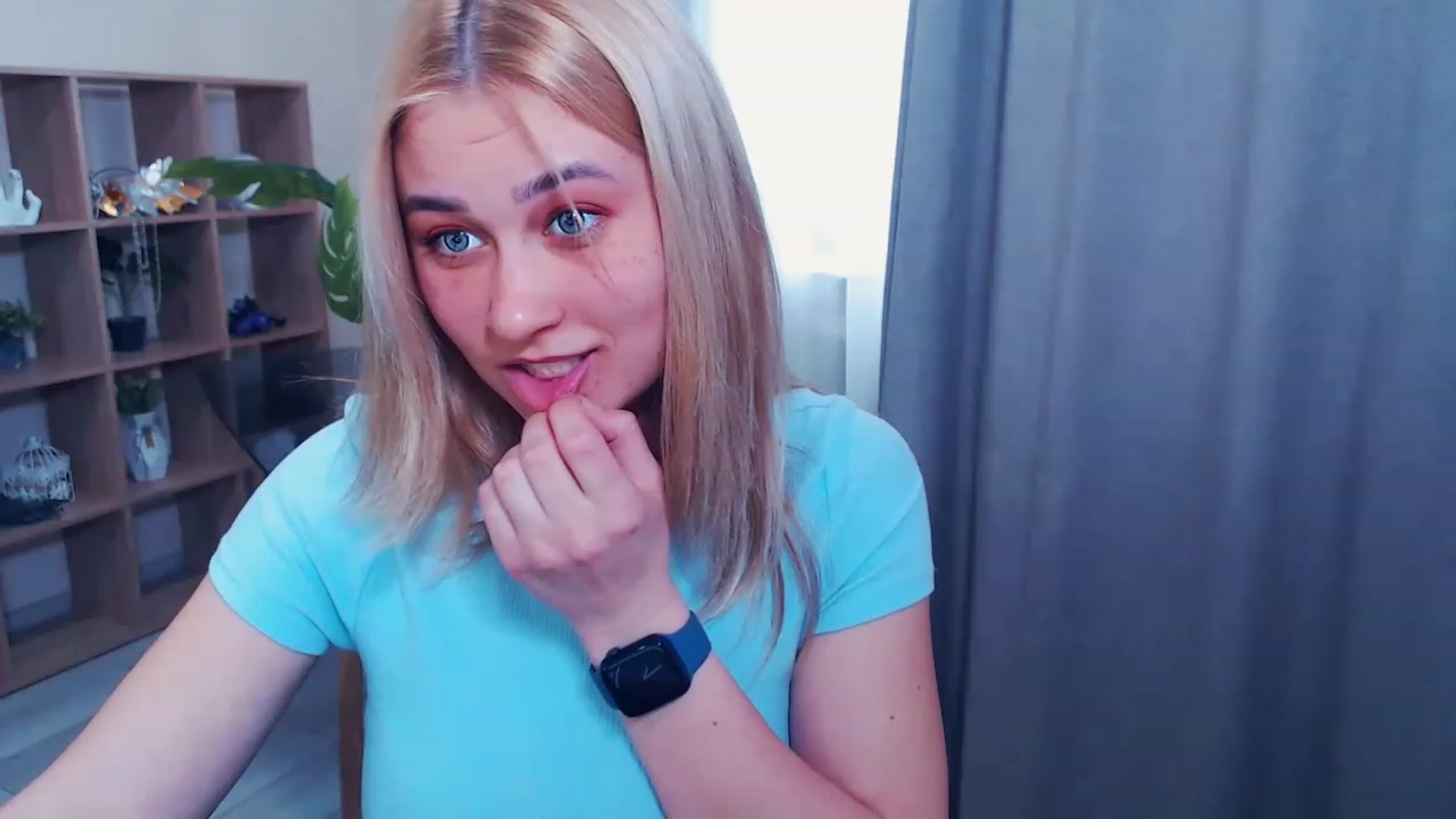 Gallery image thumbnail from Kukla_kolduna's myfreecams stream on, 03/21/2023, 14:36 image 19 of 20