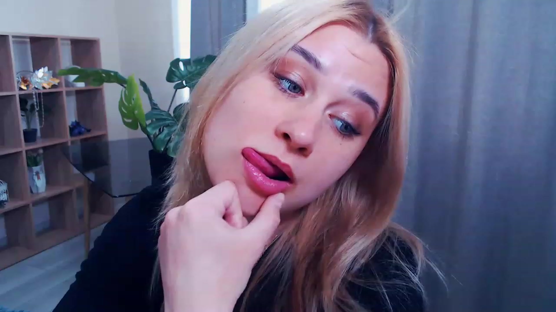 Gallery image thumbnail from Kukla_kolduna's myfreecams stream on, 03/22/2023, 11:30 image 8 of 20