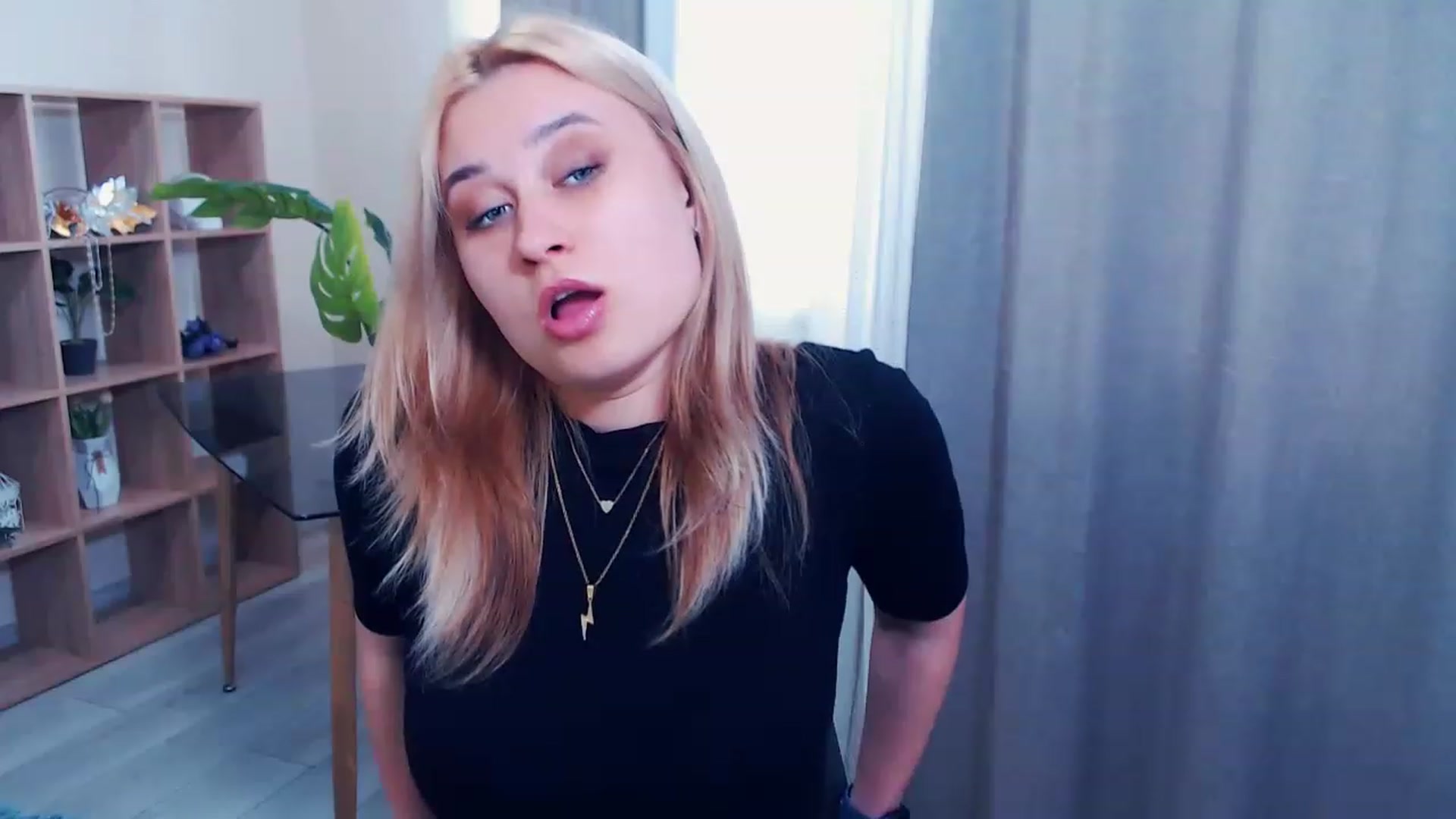 Gallery image thumbnail from Kukla_kolduna's myfreecams stream on, 03/22/2023, 11:30 image 17 of 20