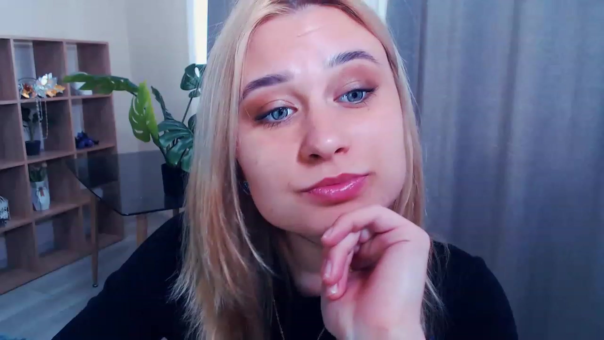 Gallery image thumbnail from Kukla_kolduna's myfreecams stream on, 03/22/2023, 11:30 image 15 of 20