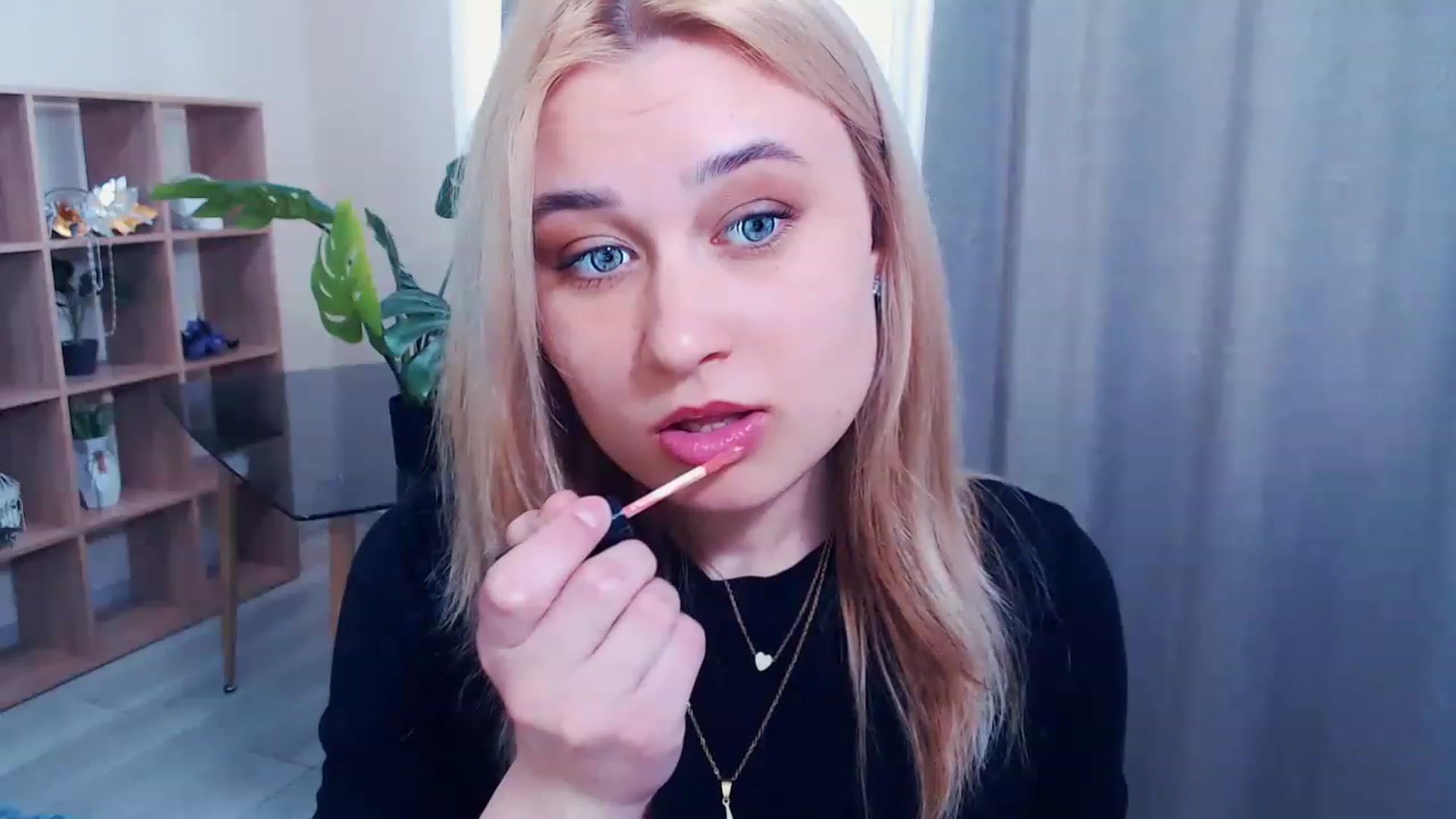 Gallery image thumbnail from Kukla_kolduna's myfreecams stream on, 03/22/2023, 11:30 image 16 of 20