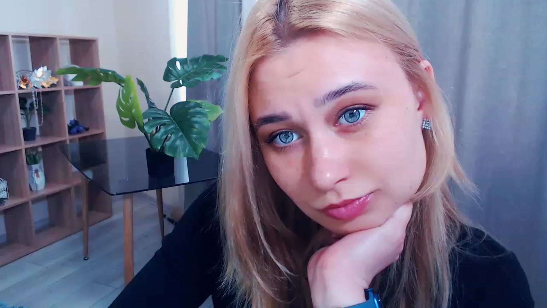 Gallery image thumbnail from Kukla_kolduna's myfreecams stream on, 03/22/2023, 11:30 image 9 of 20