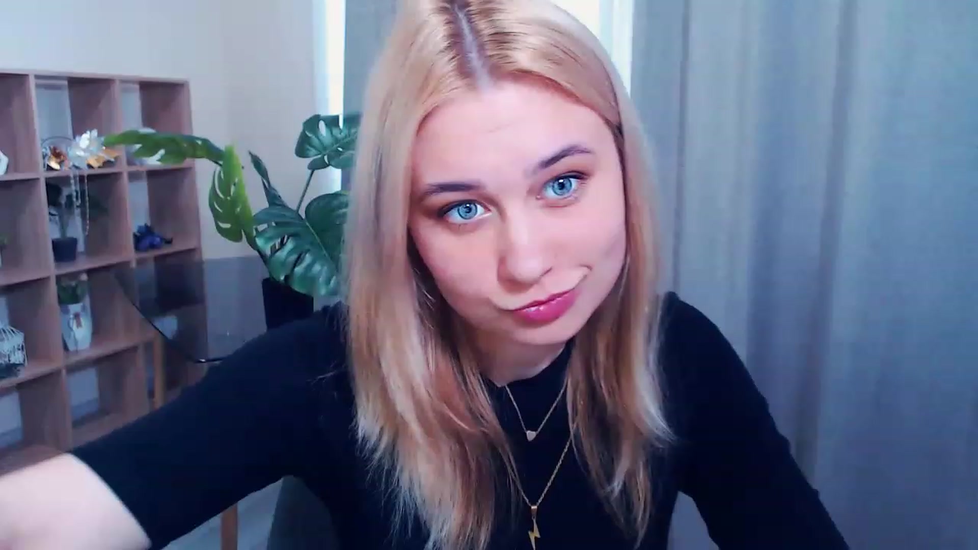 Gallery image thumbnail from Kukla_kolduna's myfreecams stream on, 03/22/2023, 14:49 image 12 of 20
