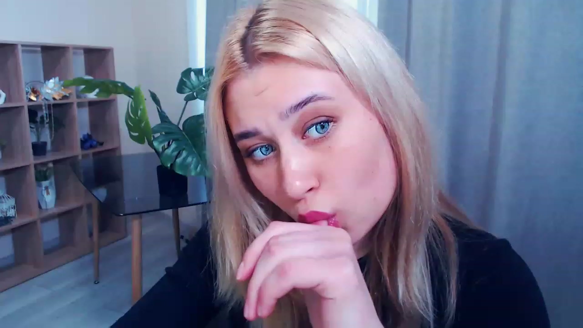 Gallery image thumbnail from Kukla_kolduna's myfreecams stream on, 03/22/2023, 14:49 image 15 of 20