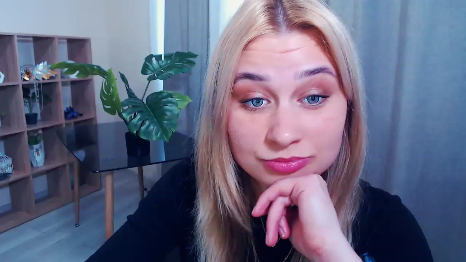 Gallery image thumbnail from Kukla_kolduna's myfreecams stream on, 03/22/2023, 14:49 image 16 of 20
