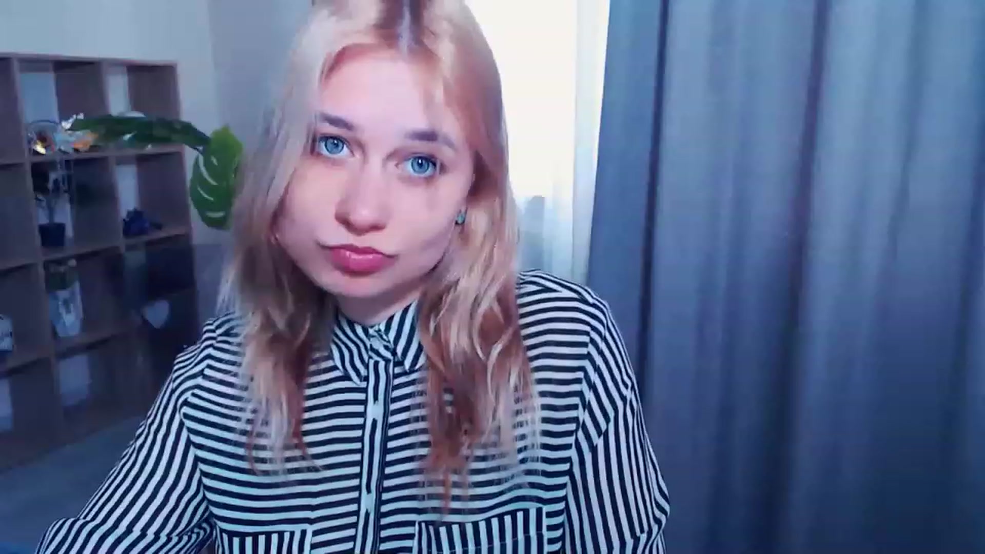 Gallery image thumbnail from Kukla_kolduna's myfreecams stream on, 03/23/2023, 13:40 image 12 of 20