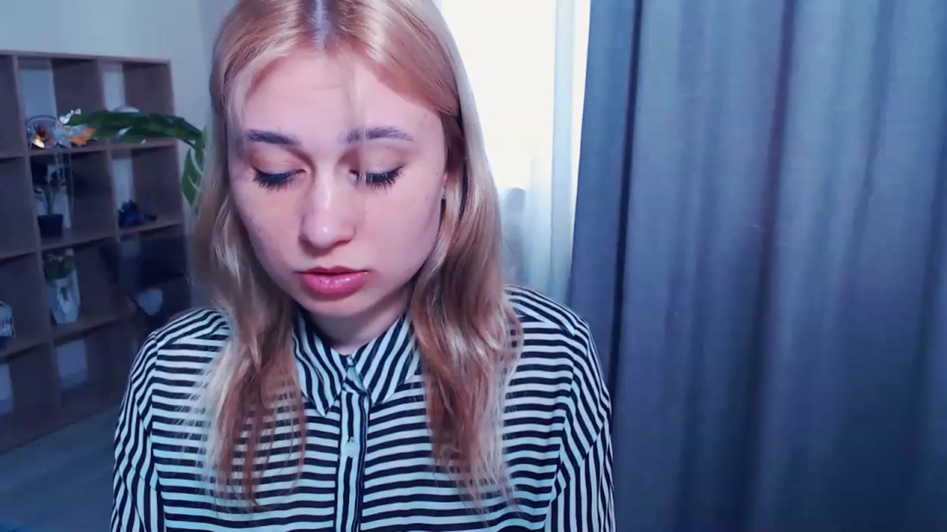 Gallery image thumbnail from Kukla_kolduna's myfreecams stream on, 03/23/2023, 13:40 image 7 of 20