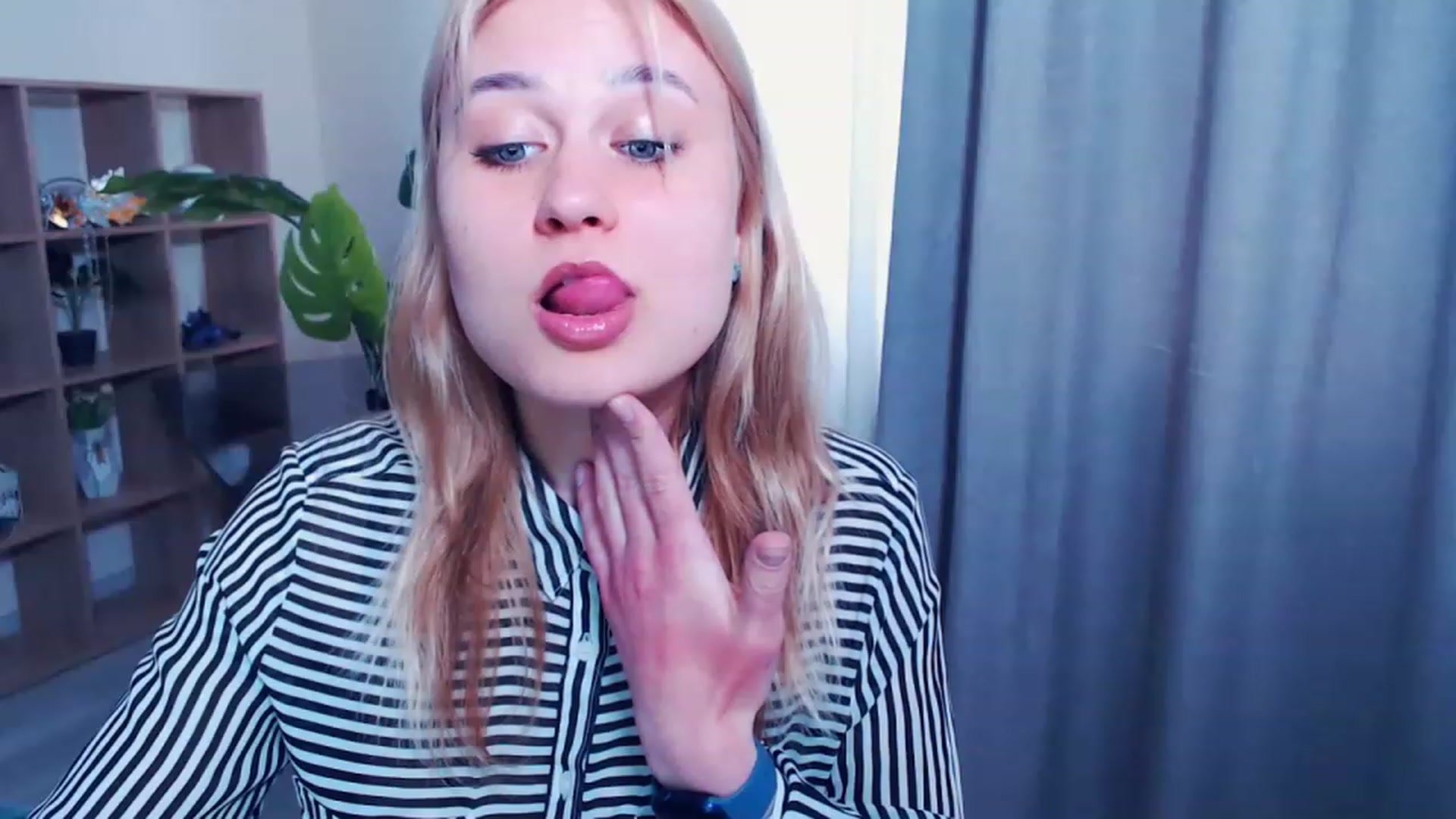Gallery image thumbnail from Kukla_kolduna's myfreecams stream on, 03/23/2023, 13:40 image 6 of 20