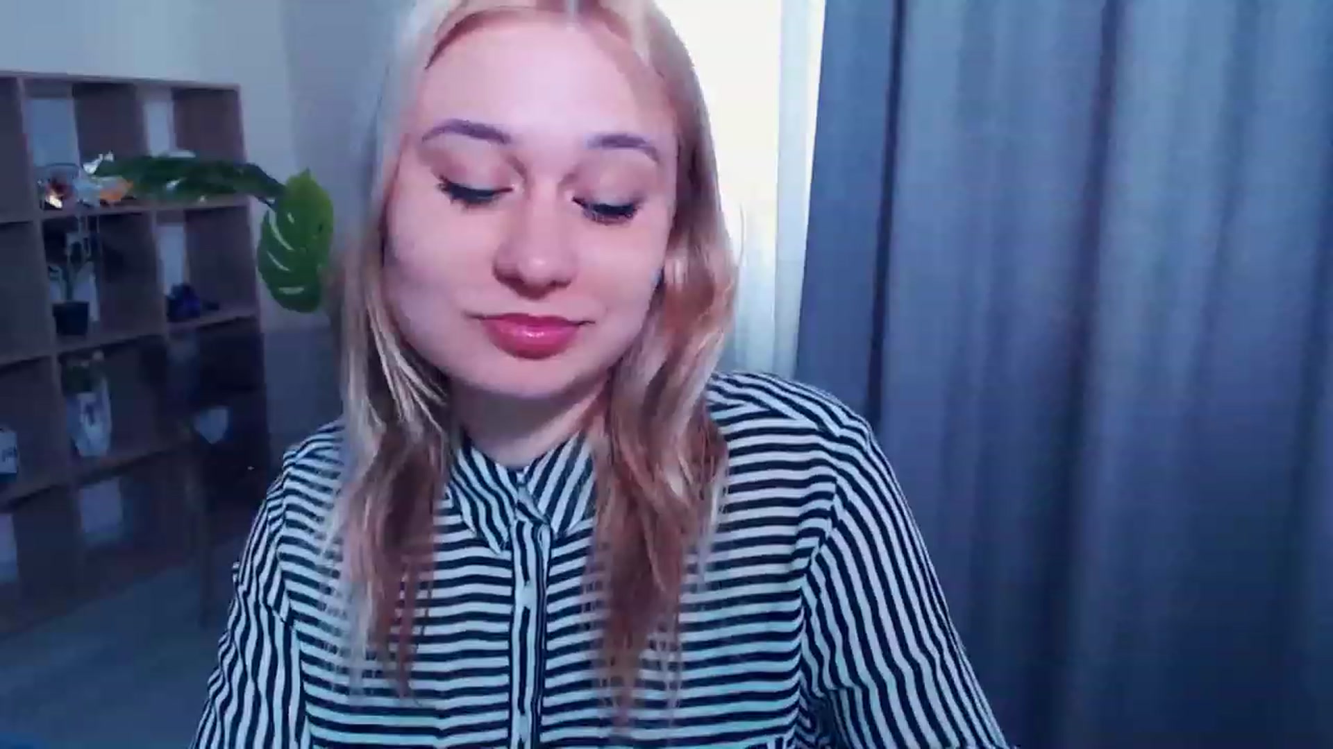Gallery image thumbnail from Kukla_kolduna's myfreecams stream on, 03/23/2023, 13:40 image 10 of 20
