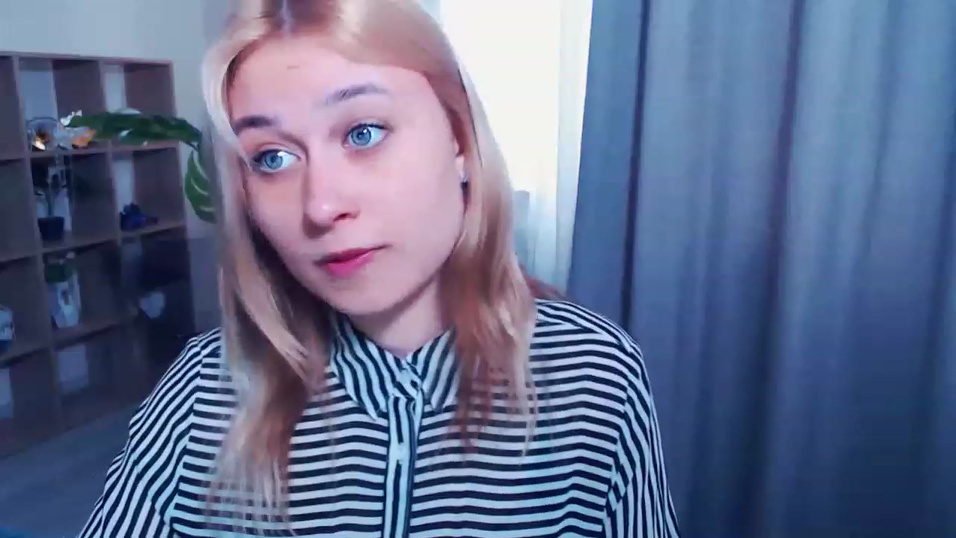 Gallery image thumbnail from Kukla_kolduna's myfreecams stream on, 03/23/2023, 13:40 image 18 of 20
