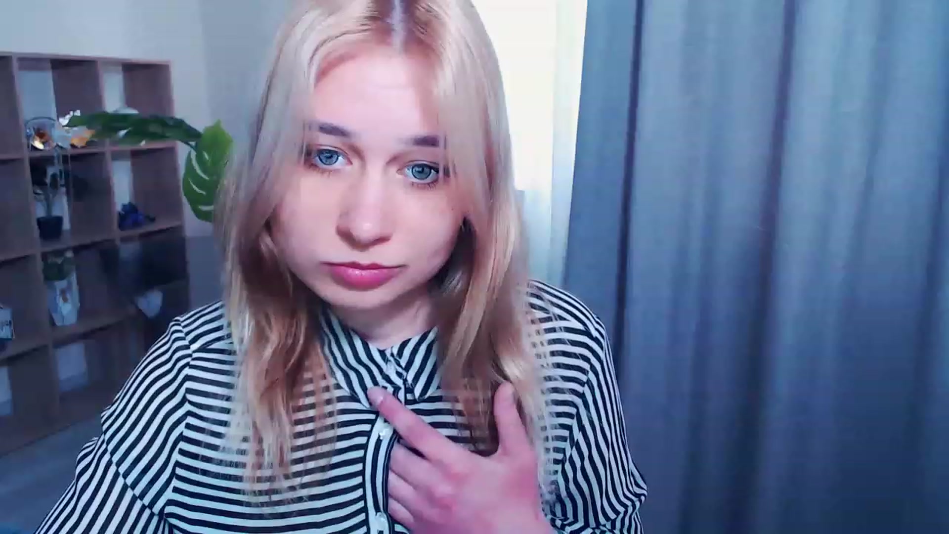 Gallery image thumbnail from Kukla_kolduna's myfreecams stream on, 03/23/2023, 14:52 image 7 of 20