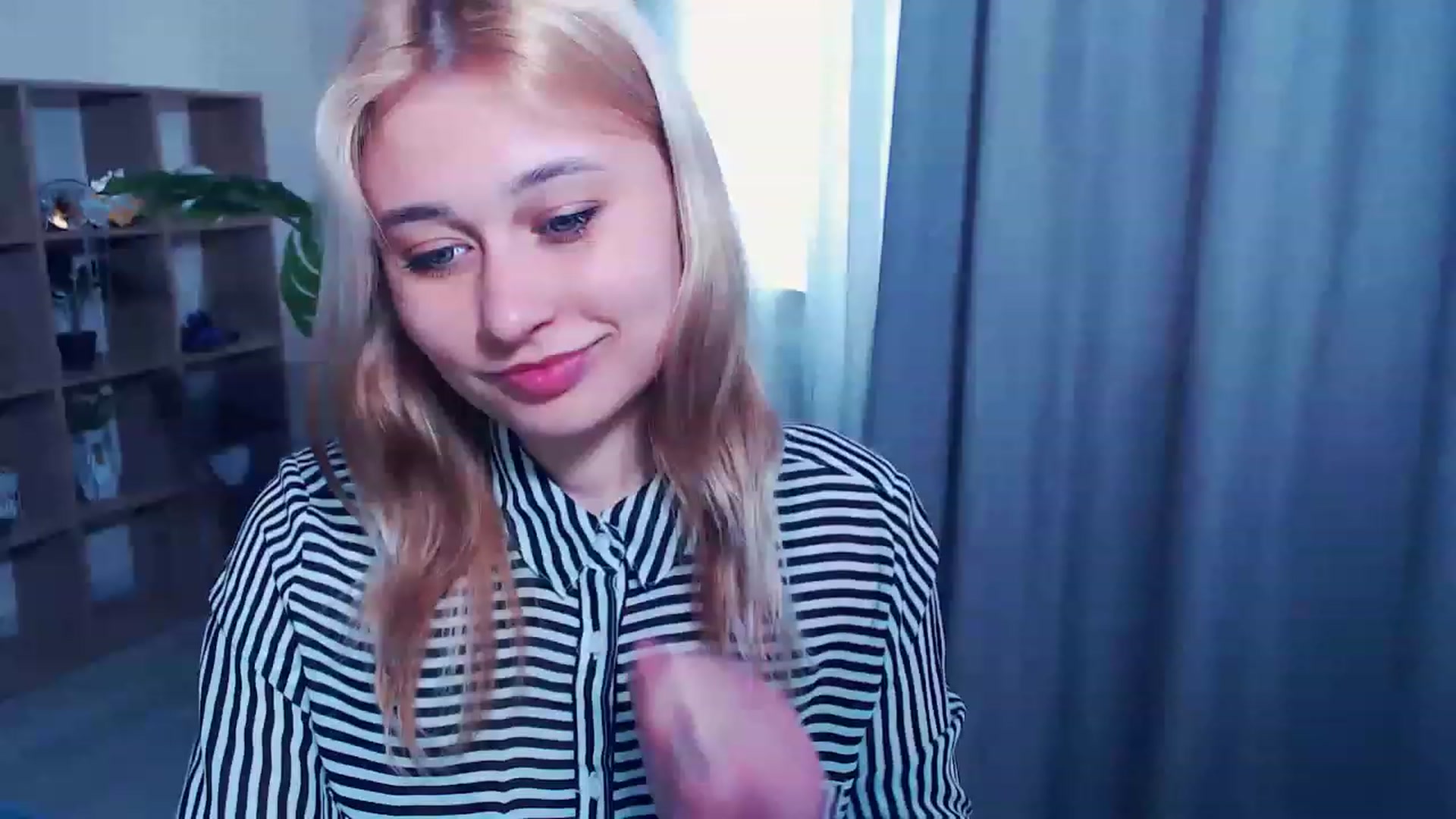 Gallery image thumbnail from Kukla_kolduna's myfreecams stream on, 03/23/2023, 14:52 image 12 of 20