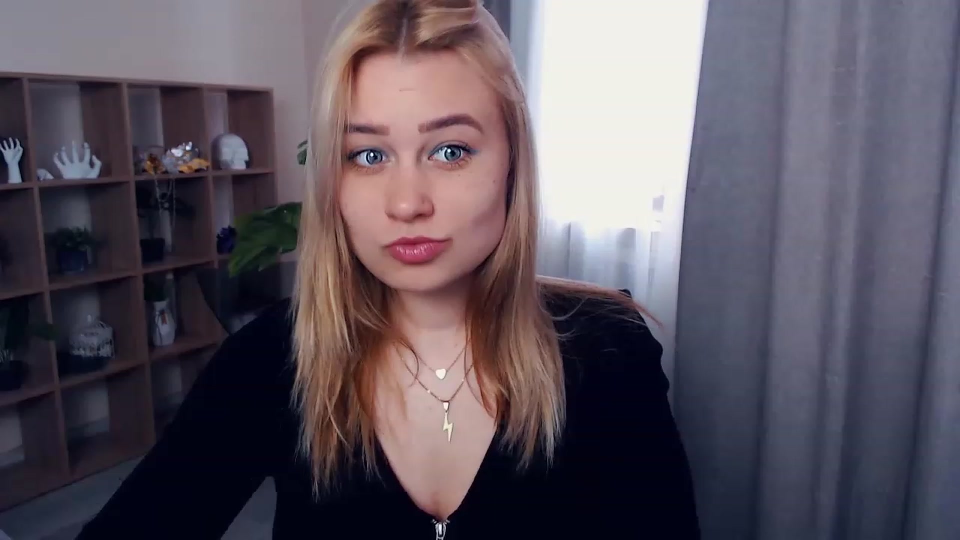 Gallery image thumbnail from Kukla_kolduna's myfreecams stream on, 03/25/2023, 12:50 image 1 of 20