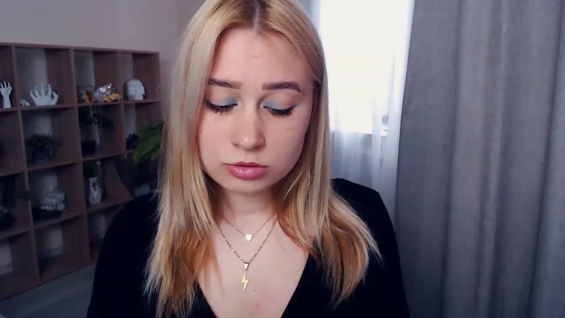 Gallery image thumbnail from Kukla_kolduna's myfreecams stream on, 03/25/2023, 12:50 image 16 of 20