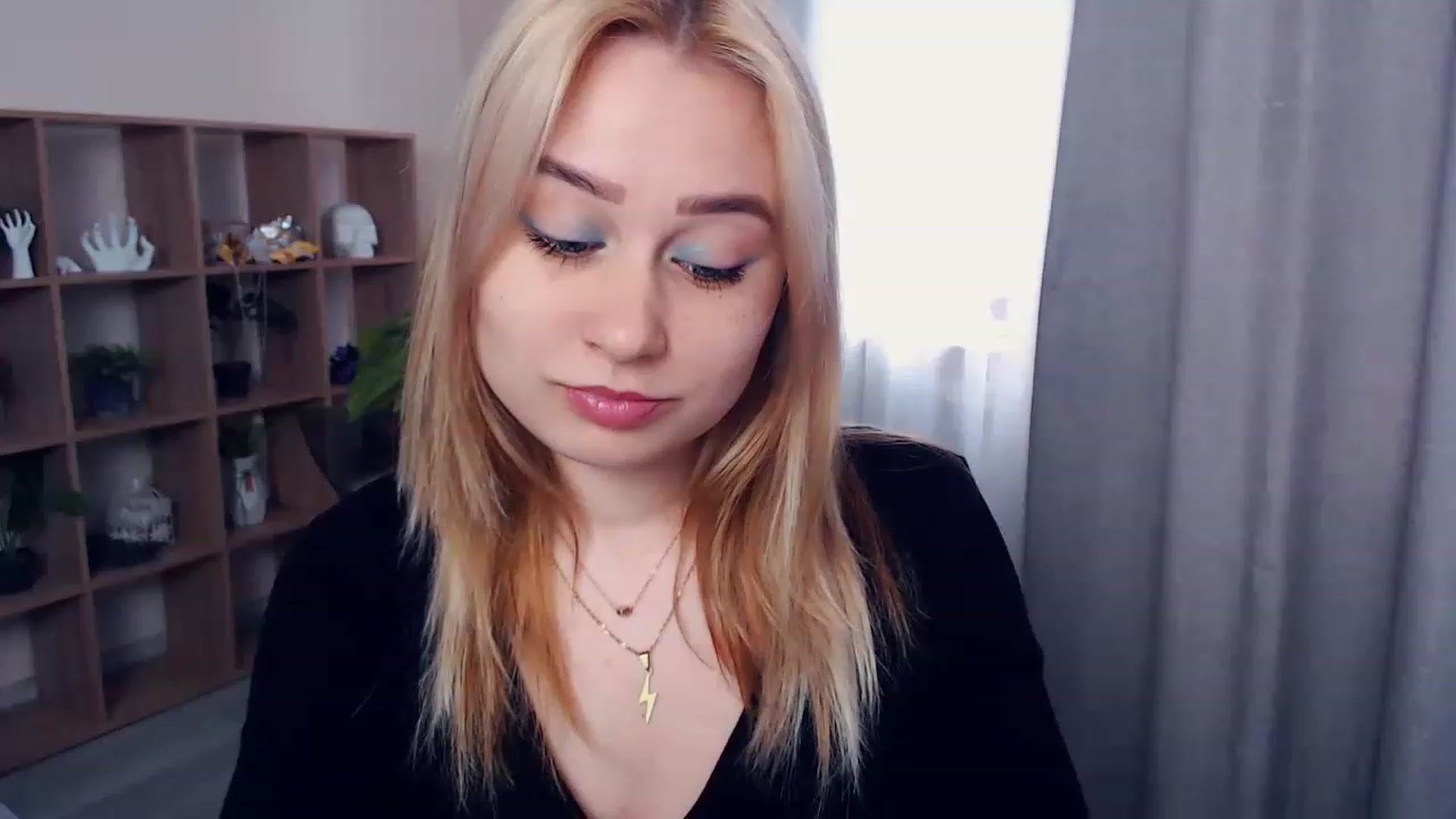 Gallery image thumbnail from Kukla_kolduna's myfreecams stream on, 03/25/2023, 12:50 image 2 of 20
