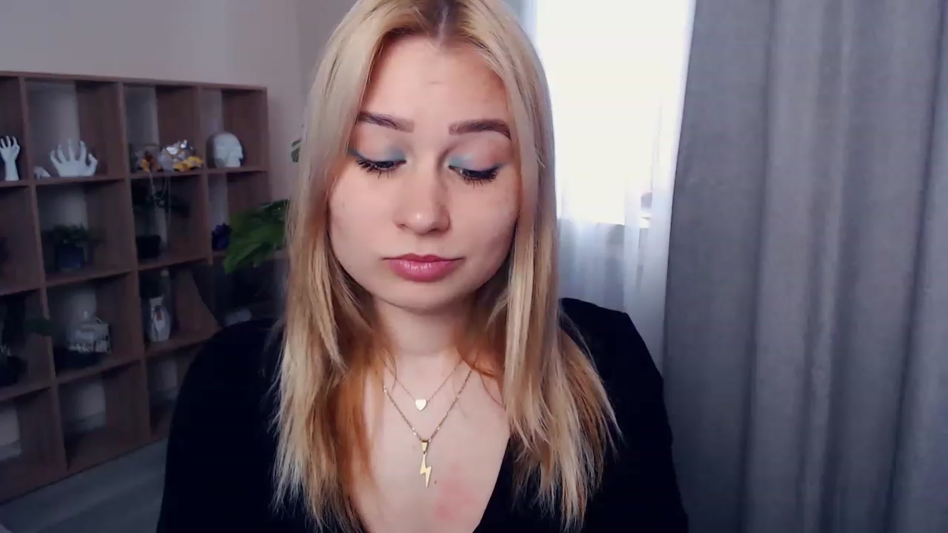 Gallery image thumbnail from Kukla_kolduna's myfreecams stream on, 03/25/2023, 12:50 image 13 of 20