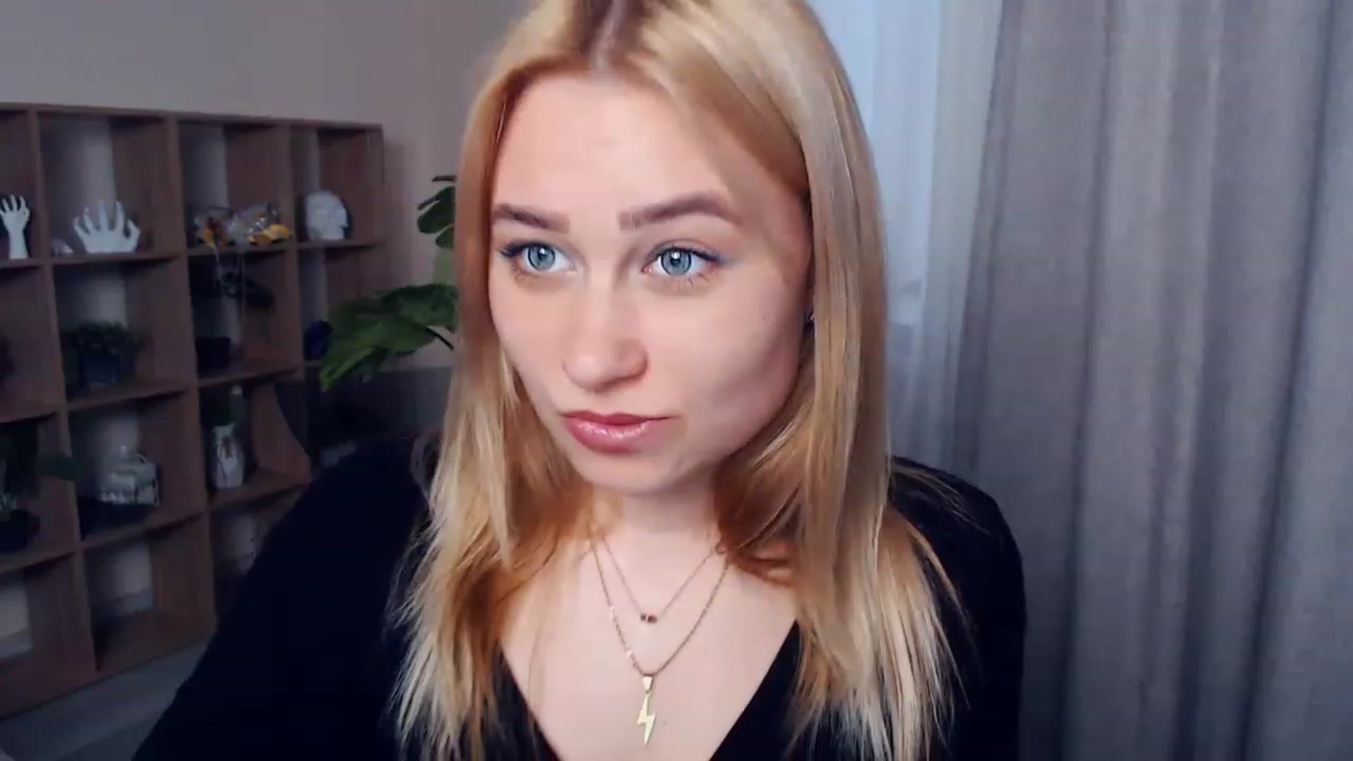 Gallery image thumbnail from Kukla_kolduna's myfreecams stream on, 03/25/2023, 15:08 image 4 of 20