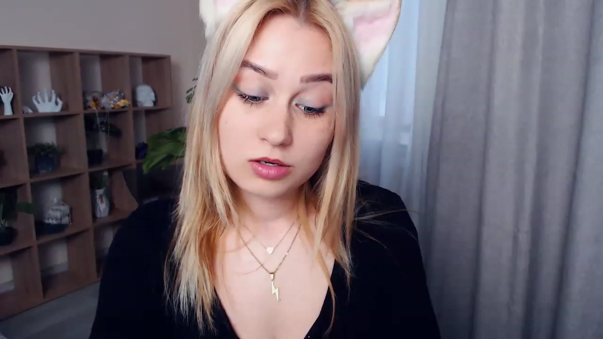 Gallery image thumbnail from Kukla_kolduna's myfreecams stream on, 03/25/2023, 15:08 image 19 of 20