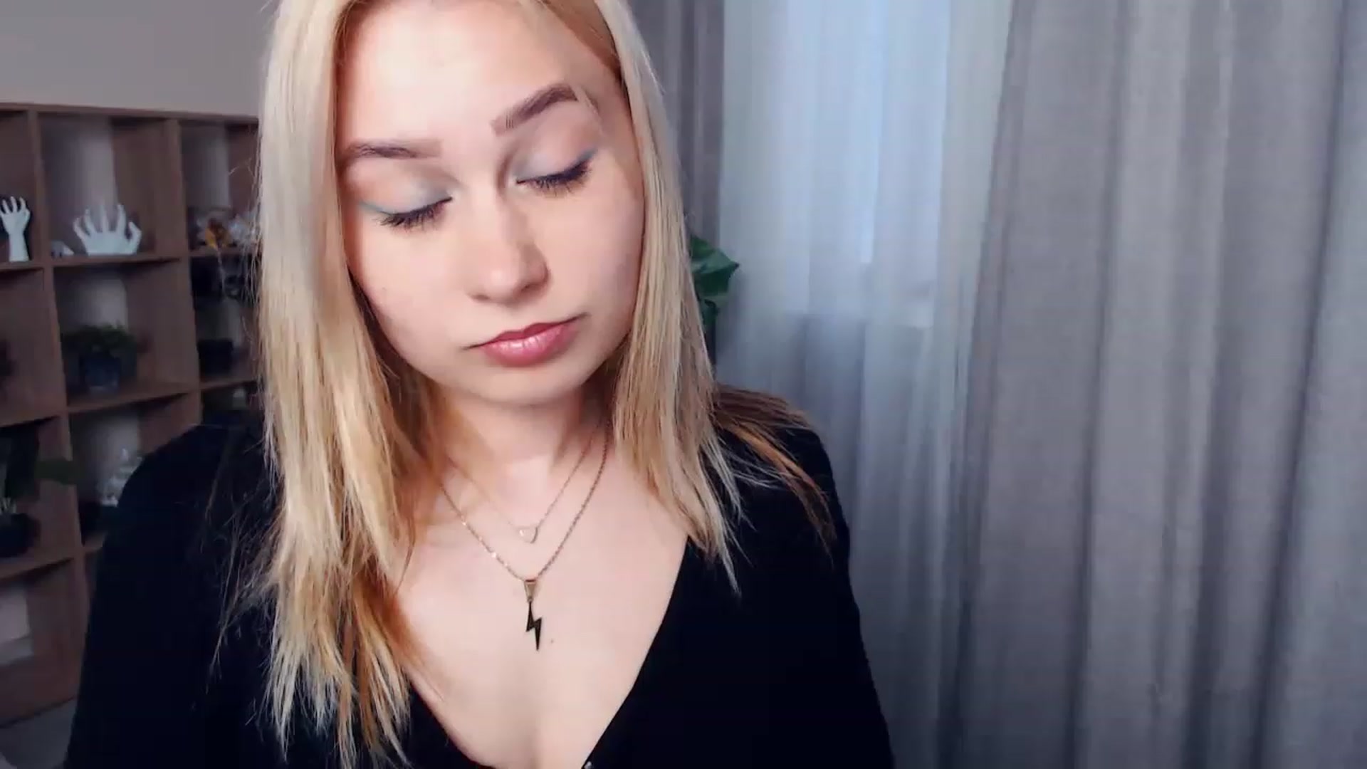 Gallery image thumbnail from Kukla_kolduna's myfreecams stream on, 03/25/2023, 15:08 image 9 of 20