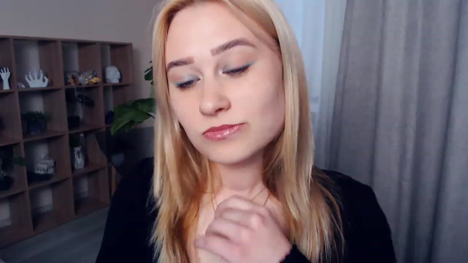 Gallery image thumbnail from Kukla_kolduna's myfreecams stream on, 03/25/2023, 15:08 image 3 of 20