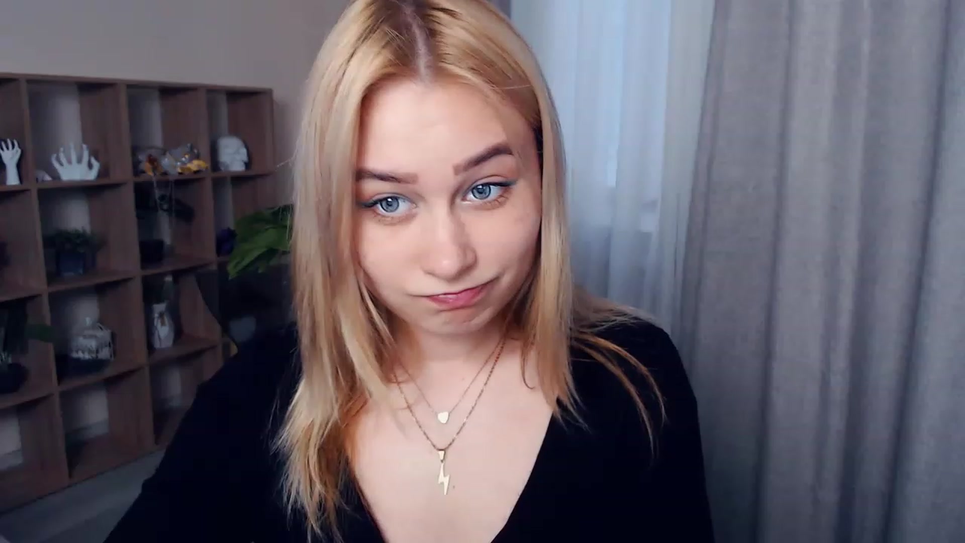 Gallery image thumbnail from Kukla_kolduna's myfreecams stream on, 03/25/2023, 15:08 image 7 of 20