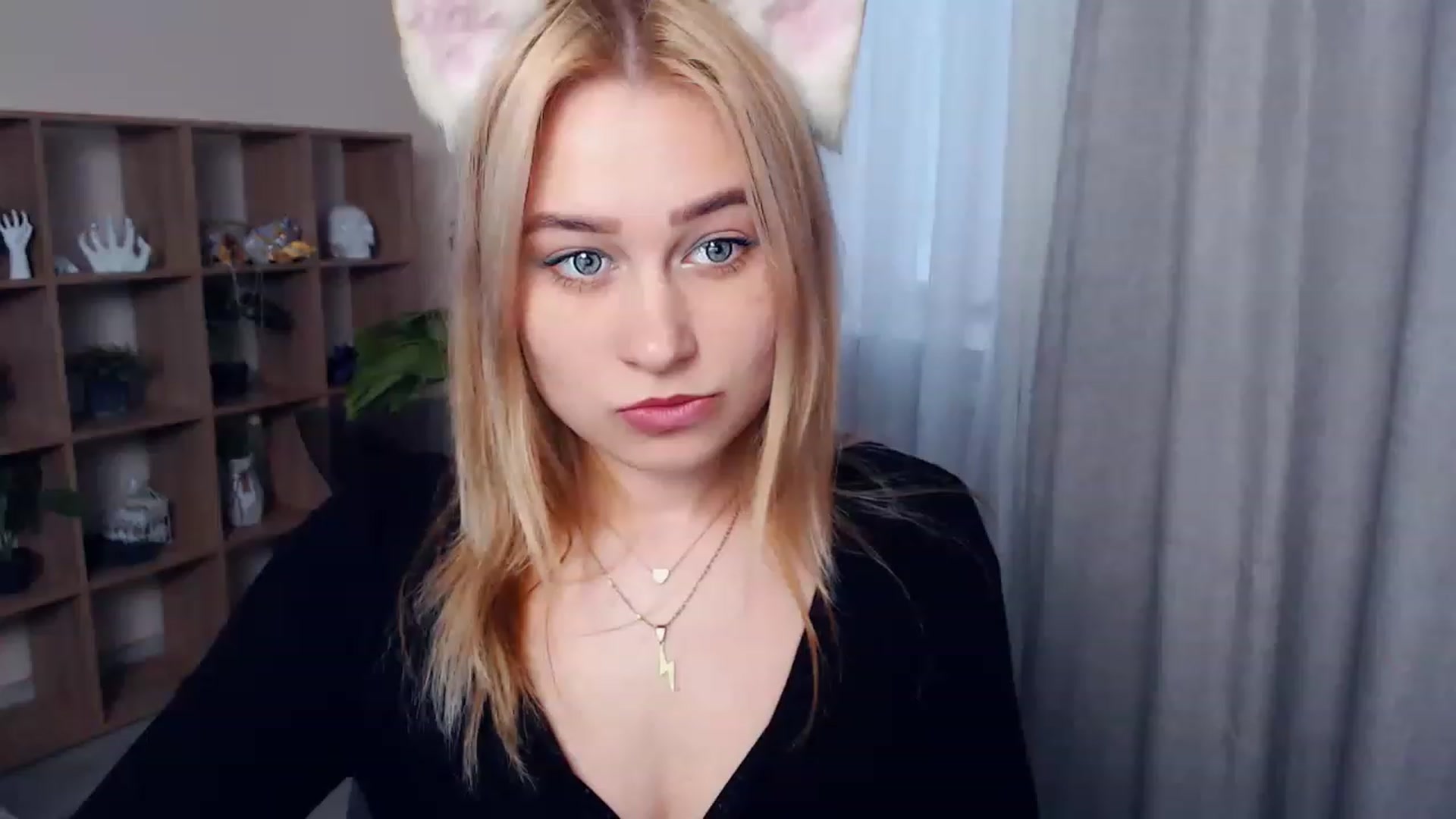 Gallery image thumbnail from Kukla_kolduna's myfreecams stream on, 03/25/2023, 15:08 image 18 of 20