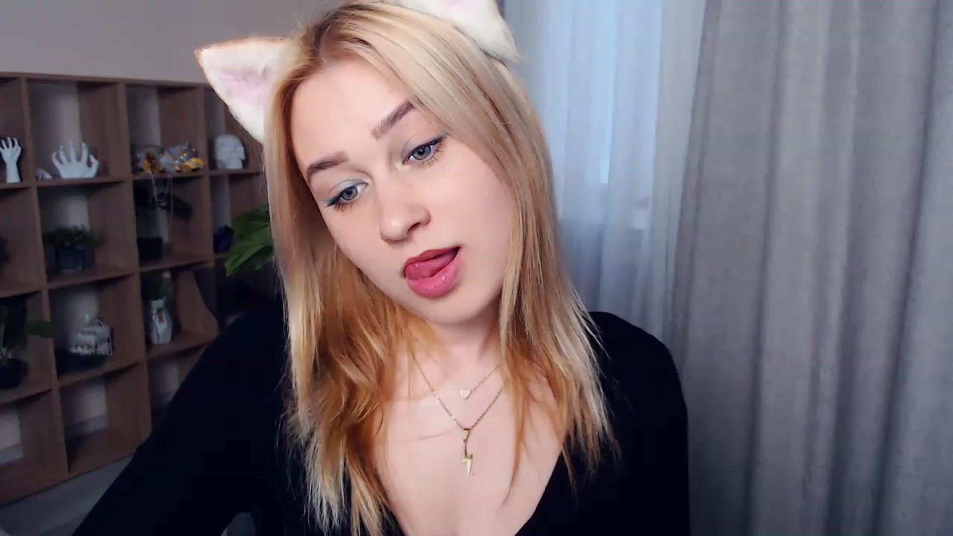 Gallery image thumbnail from Kukla_kolduna's myfreecams stream on, 03/25/2023, 15:08 image 17 of 20