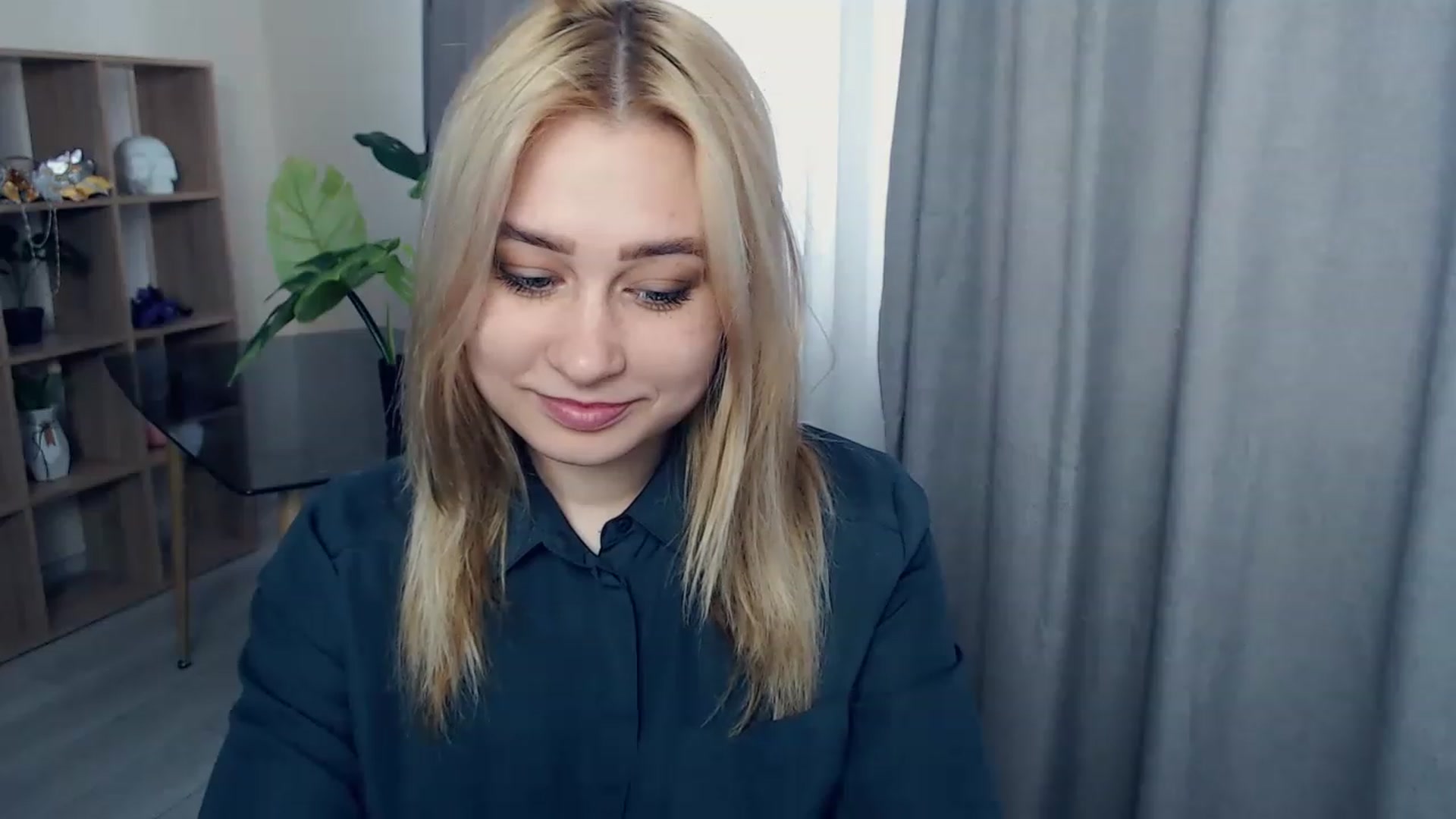 Gallery image thumbnail from Kukla_kolduna's myfreecams stream on, 03/26/2023, 12:52 image 18 of 20