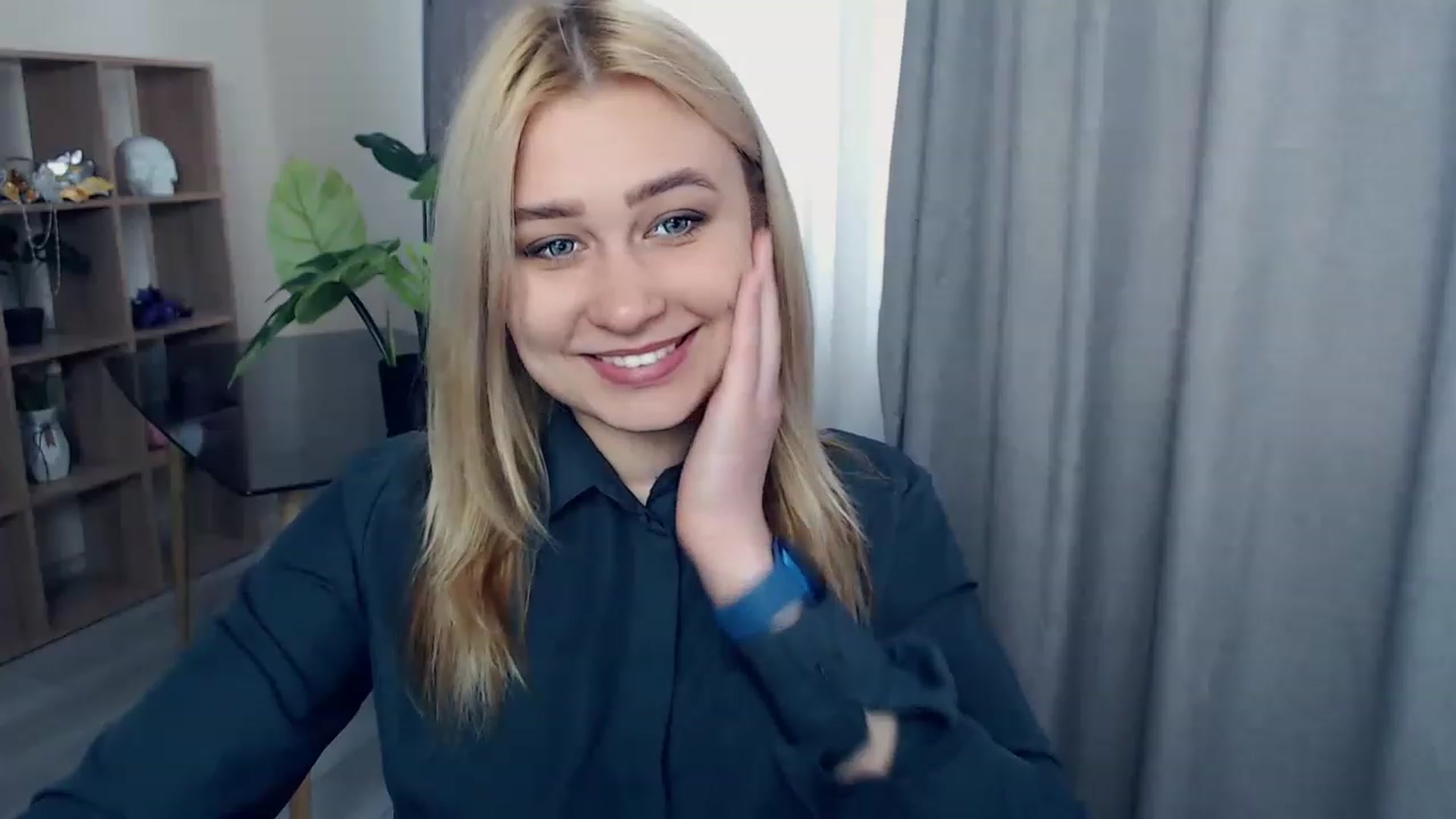 Gallery image thumbnail from Kukla_kolduna's myfreecams stream on, 03/26/2023, 12:52 image 10 of 20