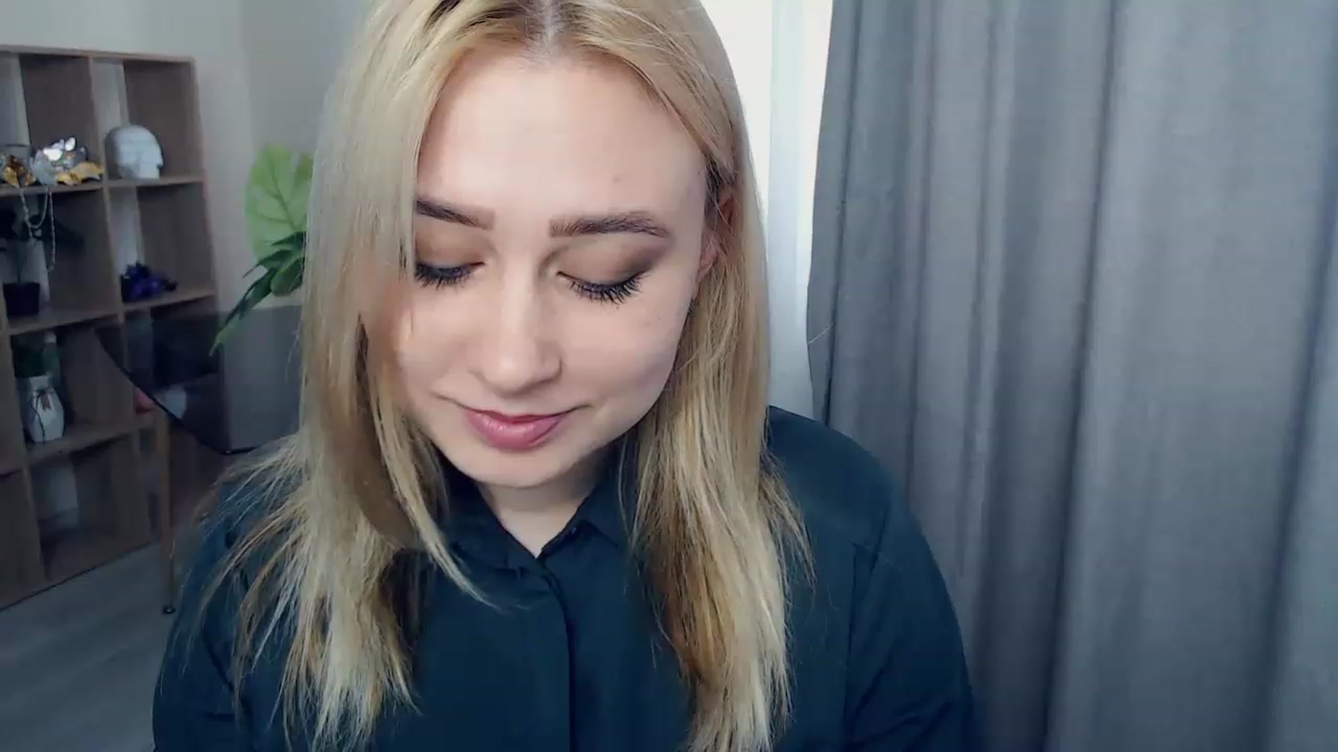 Gallery image thumbnail from Kukla_kolduna's myfreecams stream on, 03/26/2023, 12:52 image 9 of 20