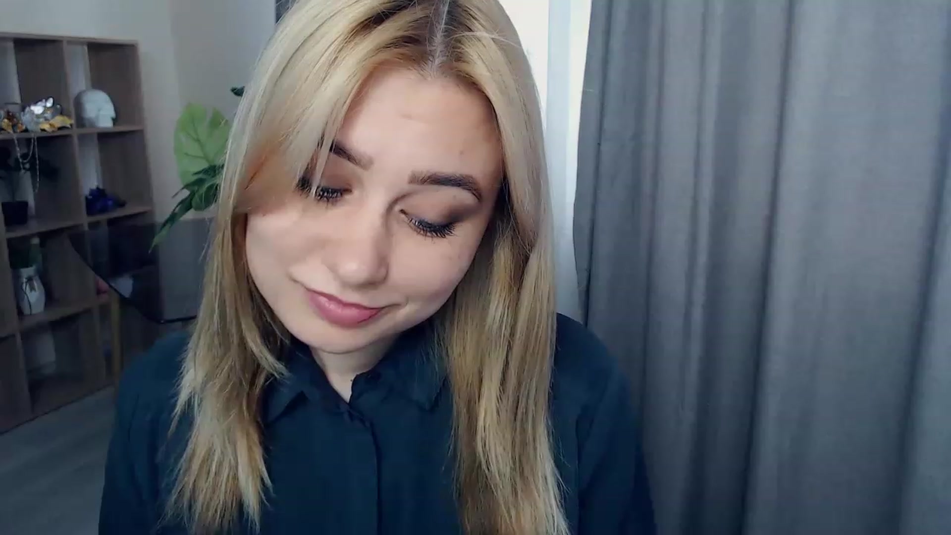 Gallery image thumbnail from Kukla_kolduna's myfreecams stream on, 03/26/2023, 12:52 image 7 of 20