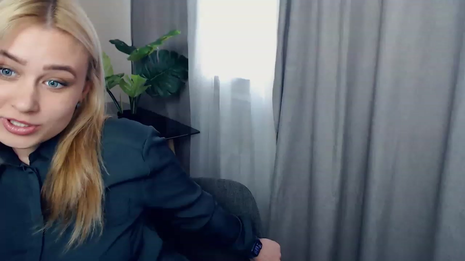 Gallery image thumbnail from Kukla_kolduna's myfreecams stream on, 03/26/2023, 14:32 image 13 of 20