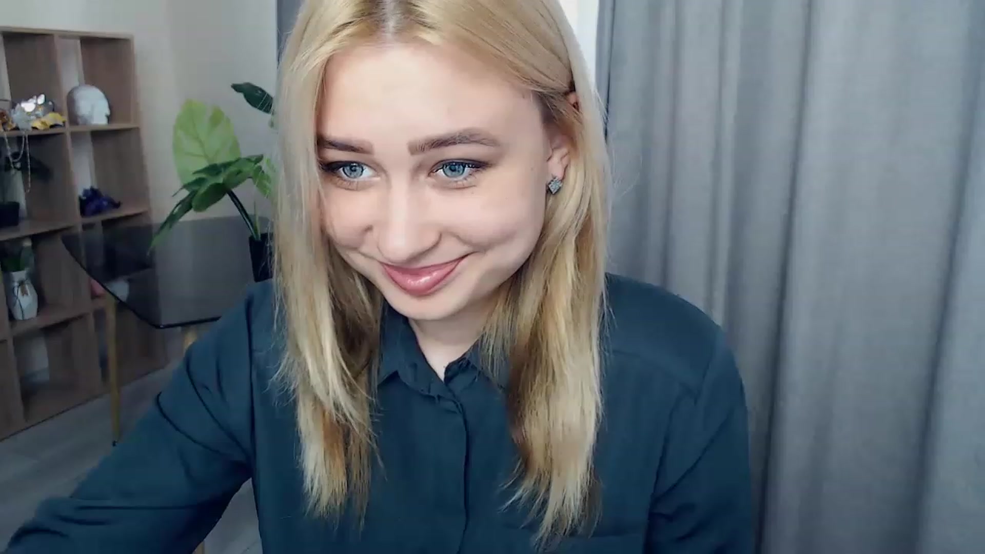 Gallery image thumbnail from Kukla_kolduna's myfreecams stream on, 03/26/2023, 14:32 image 15 of 20