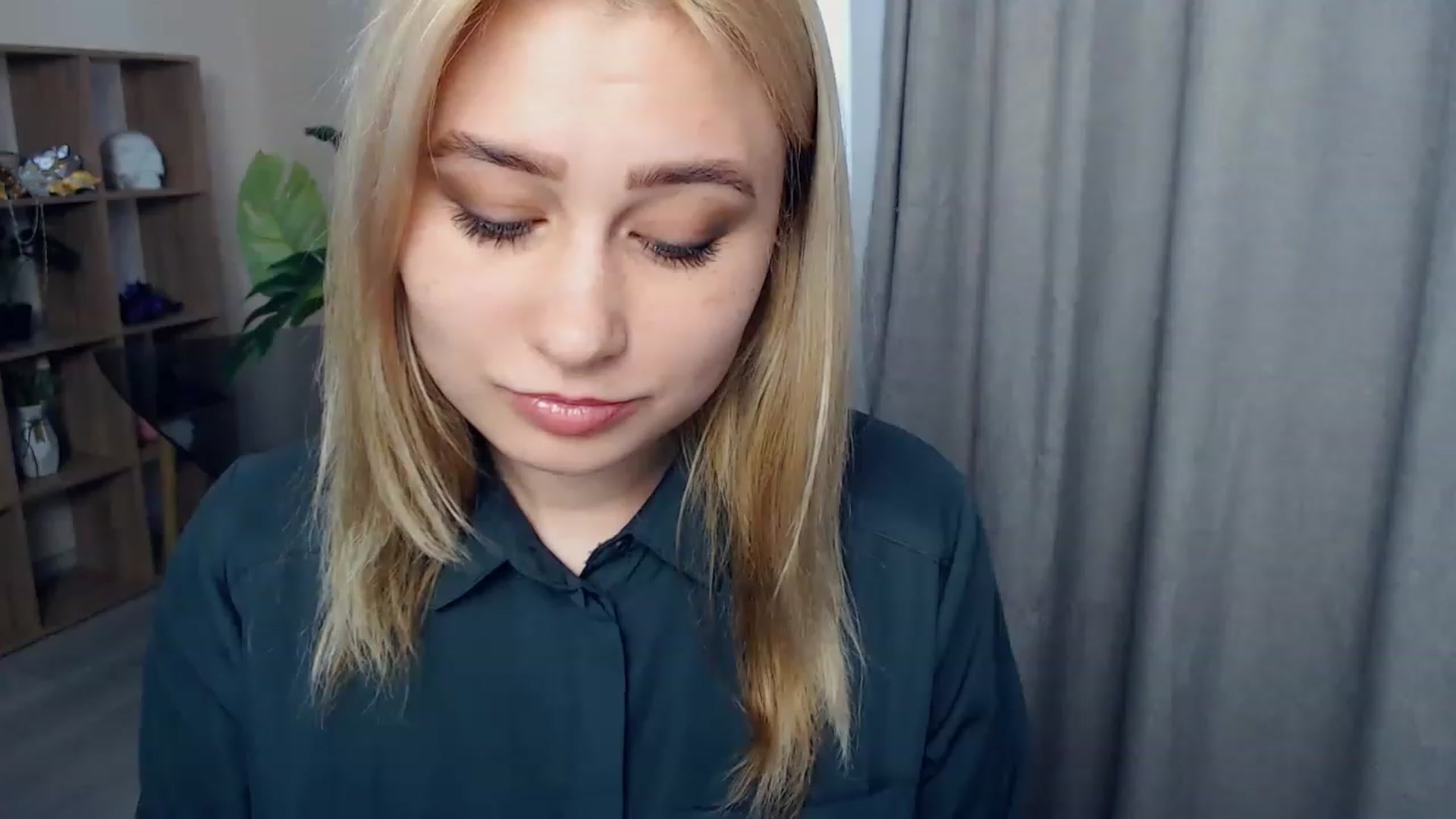 Gallery image thumbnail from Kukla_kolduna's myfreecams stream on, 03/26/2023, 15:12 image 6 of 20