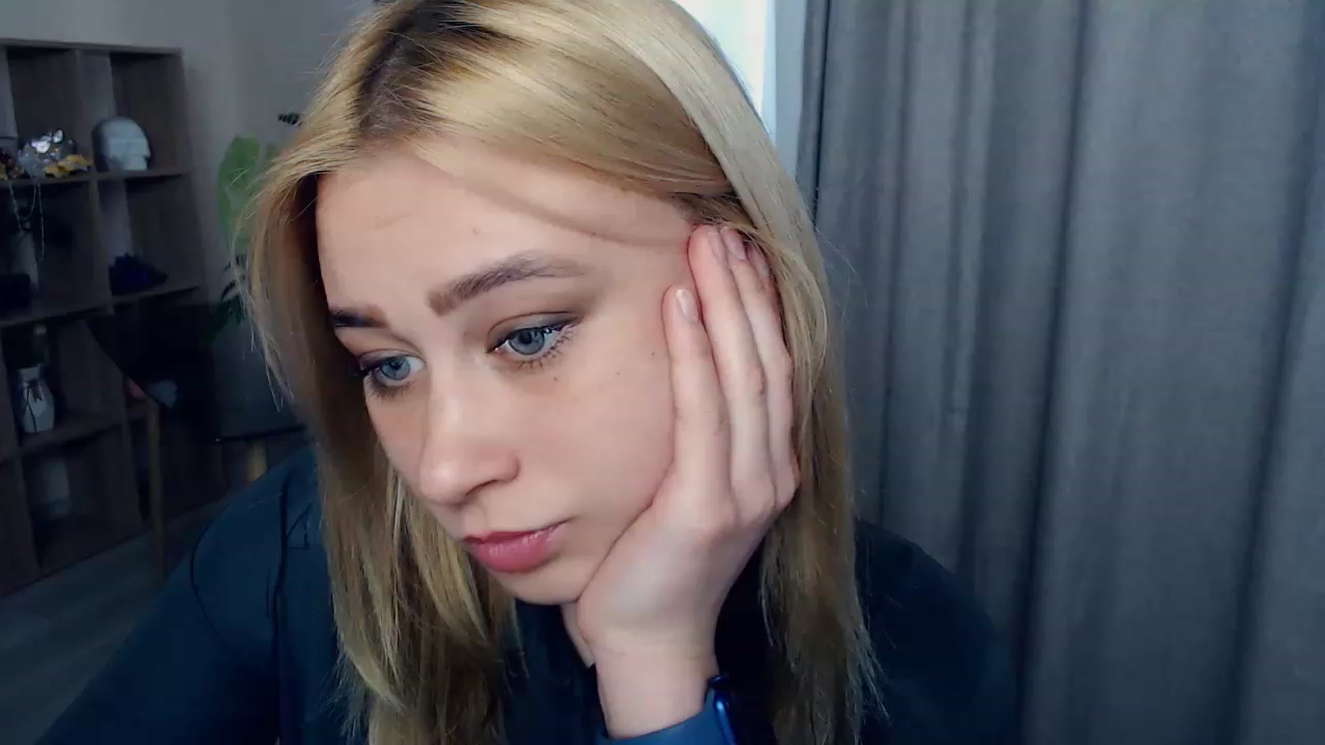 Gallery image thumbnail from Kukla_kolduna's myfreecams stream on, 03/26/2023, 15:12 image 18 of 20