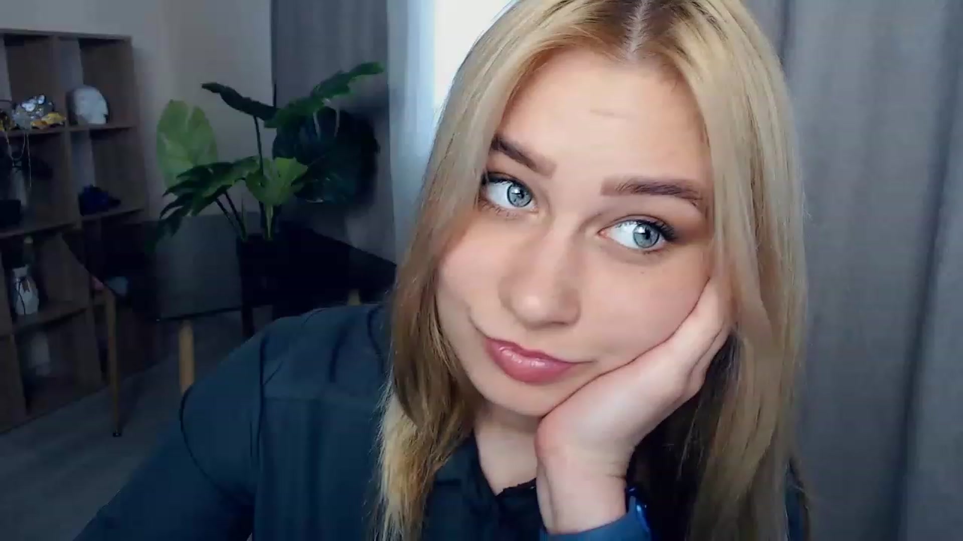 Gallery image thumbnail from Kukla_kolduna's myfreecams stream on, 03/26/2023, 15:12 image 12 of 20