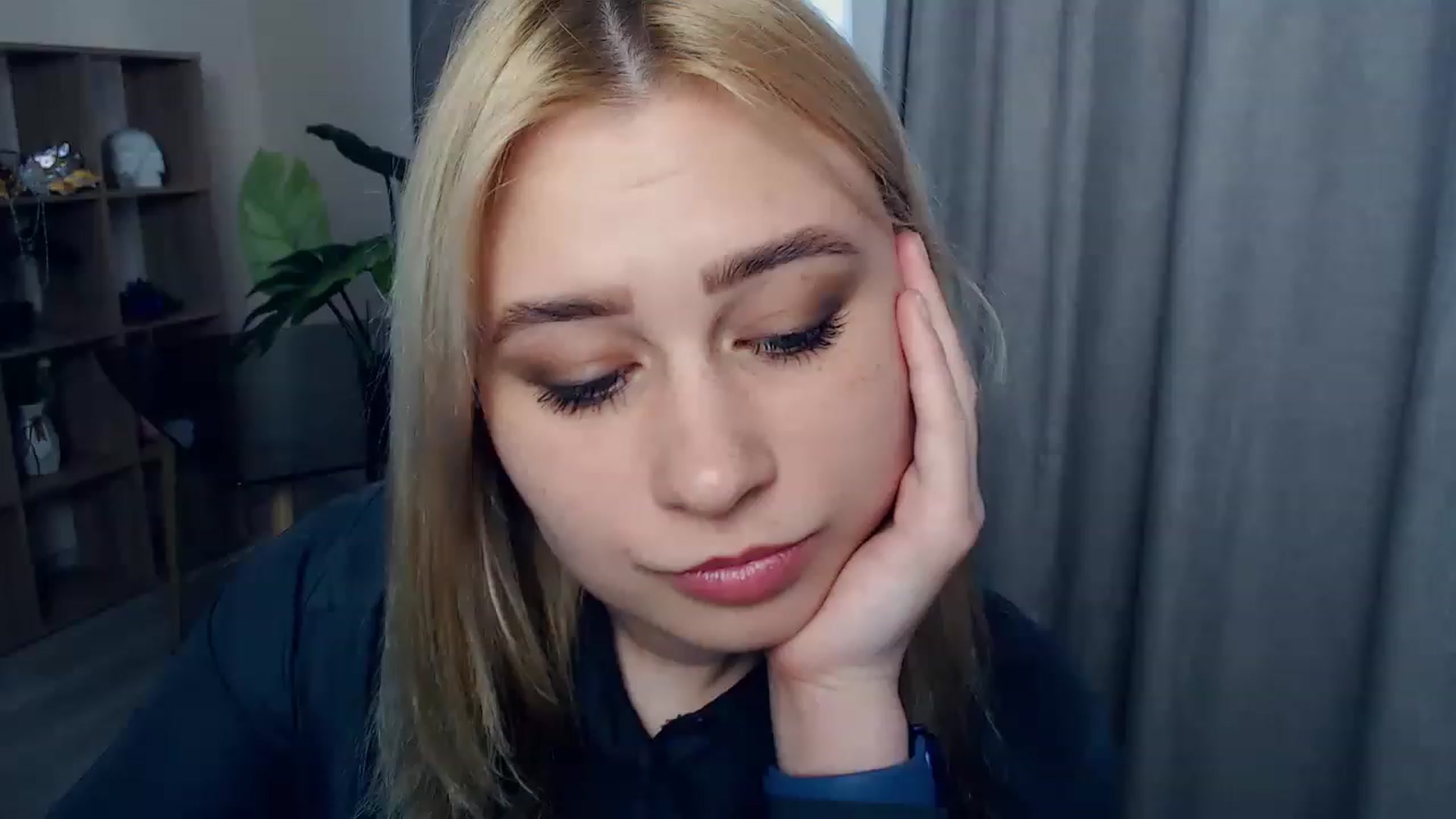 Gallery image thumbnail from Kukla_kolduna's myfreecams stream on, 03/26/2023, 15:12 image 17 of 20