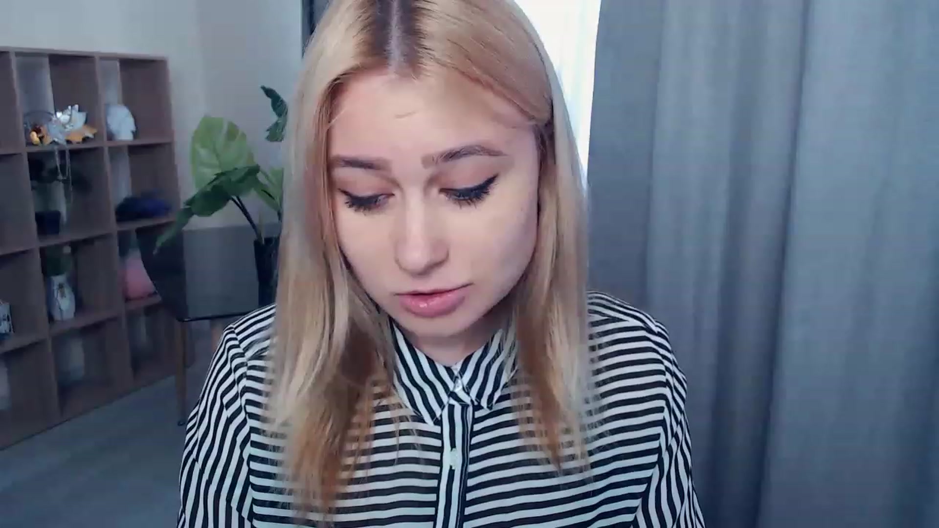 Gallery image thumbnail from Kukla_kolduna's myfreecams stream on, 03/30/2023, 13:41 image 16 of 20