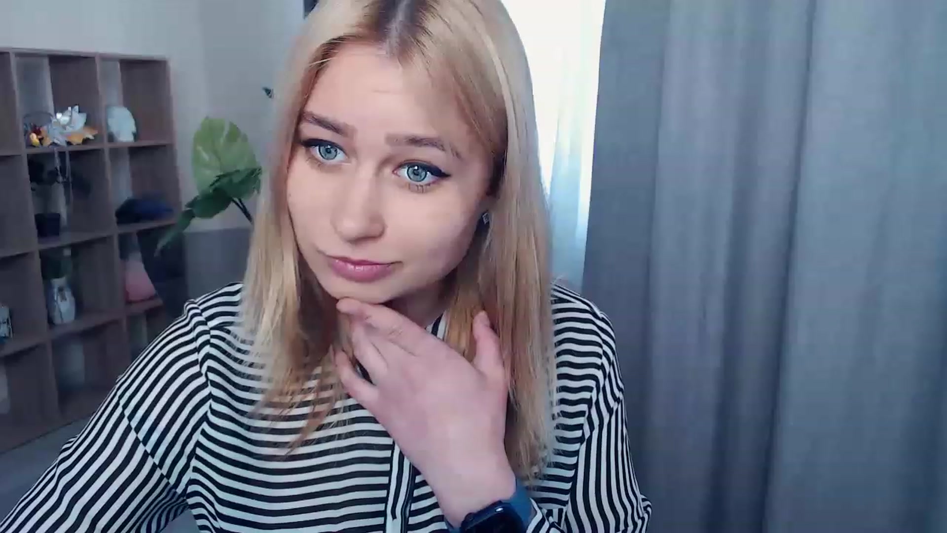 Gallery image thumbnail from Kukla_kolduna's myfreecams stream on, 03/30/2023, 13:41 image 4 of 20