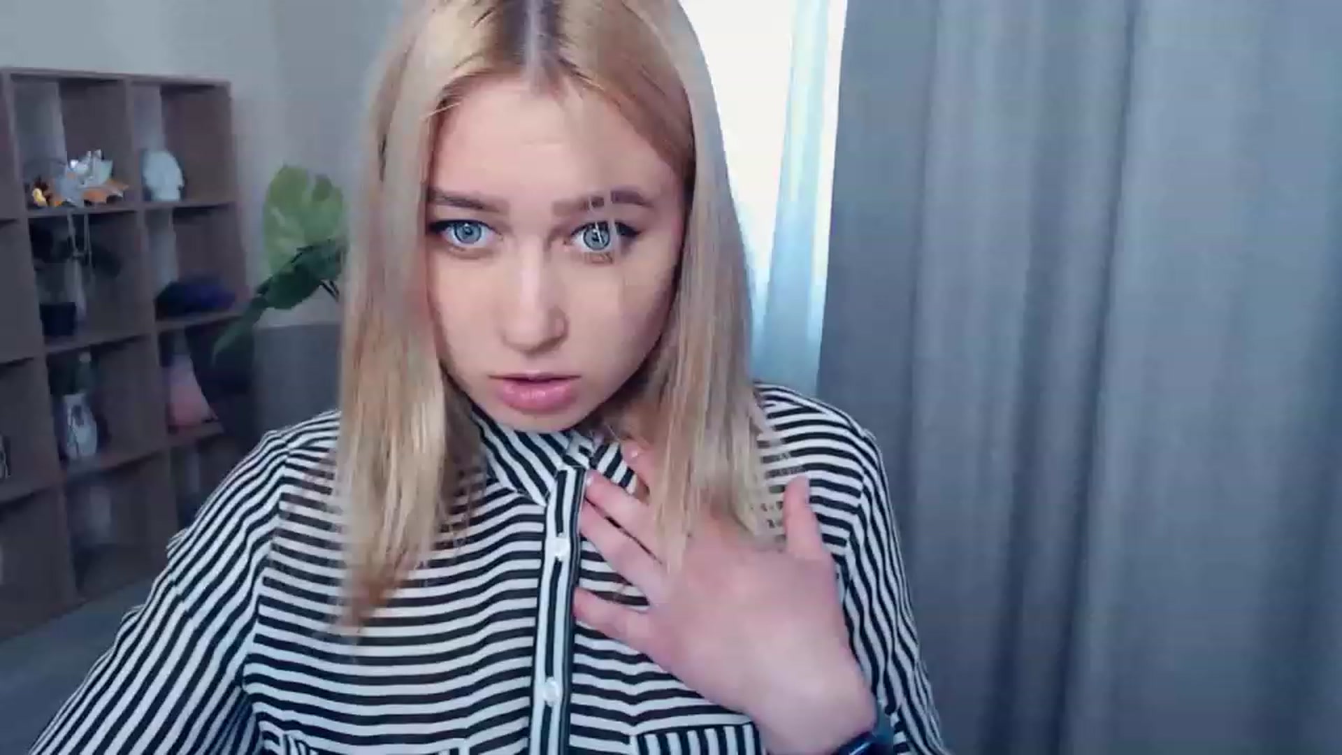Gallery image thumbnail from Kukla_kolduna's myfreecams stream on, 03/30/2023, 15:04 image 12 of 20
