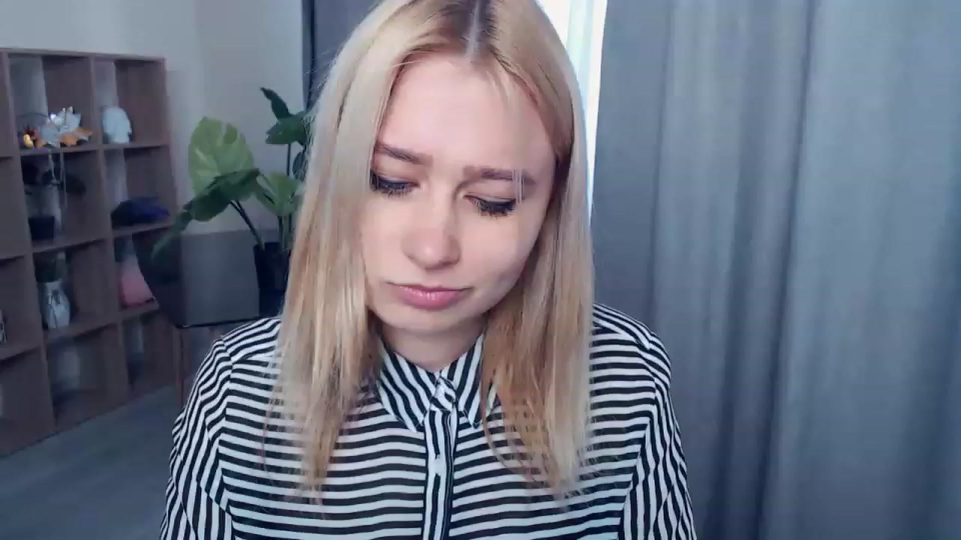 Gallery image thumbnail from Kukla_kolduna's myfreecams stream on, 03/30/2023, 15:04 image 8 of 20