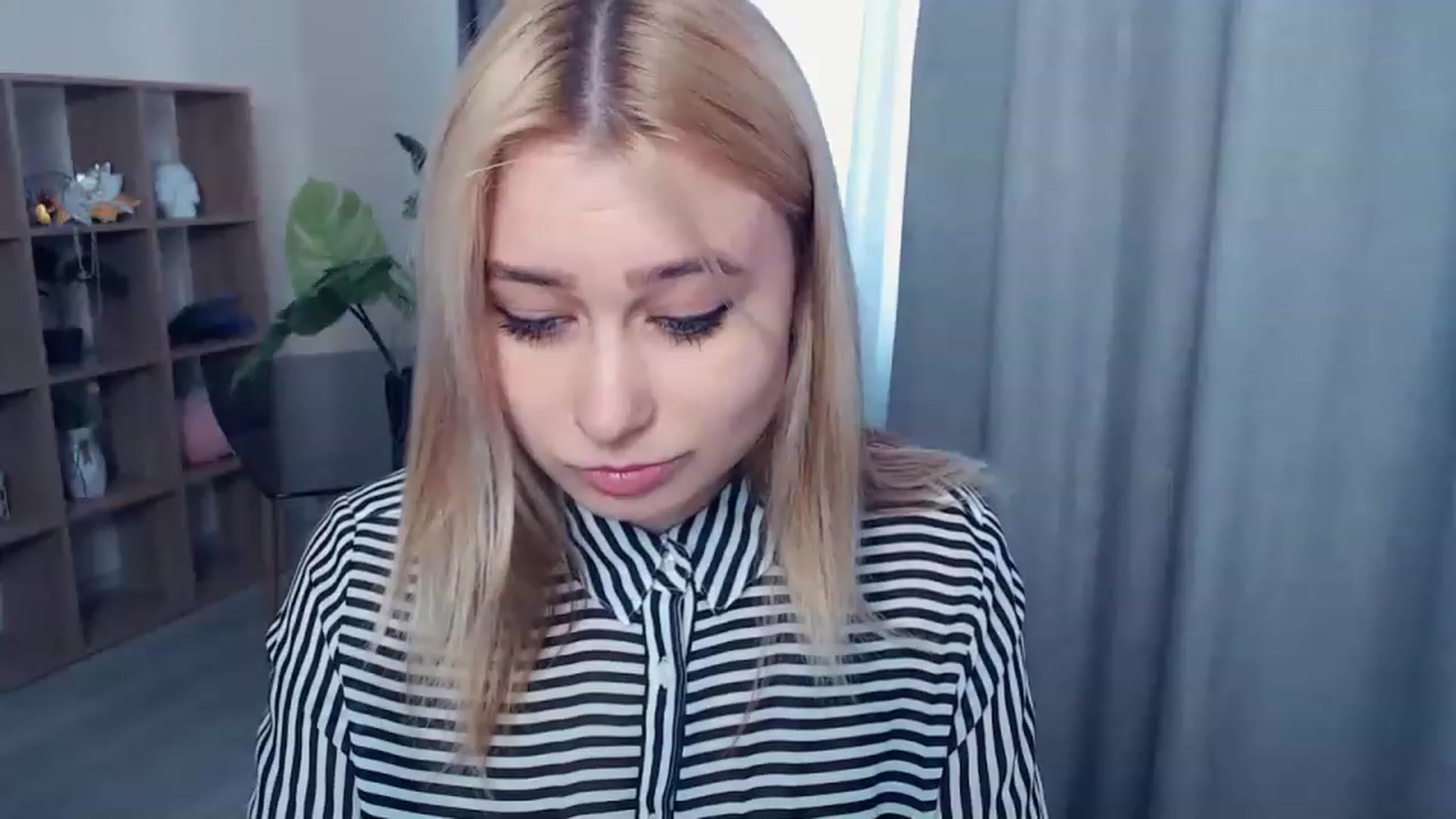 Gallery image thumbnail from Kukla_kolduna's myfreecams stream on, 03/30/2023, 15:04 image 4 of 20