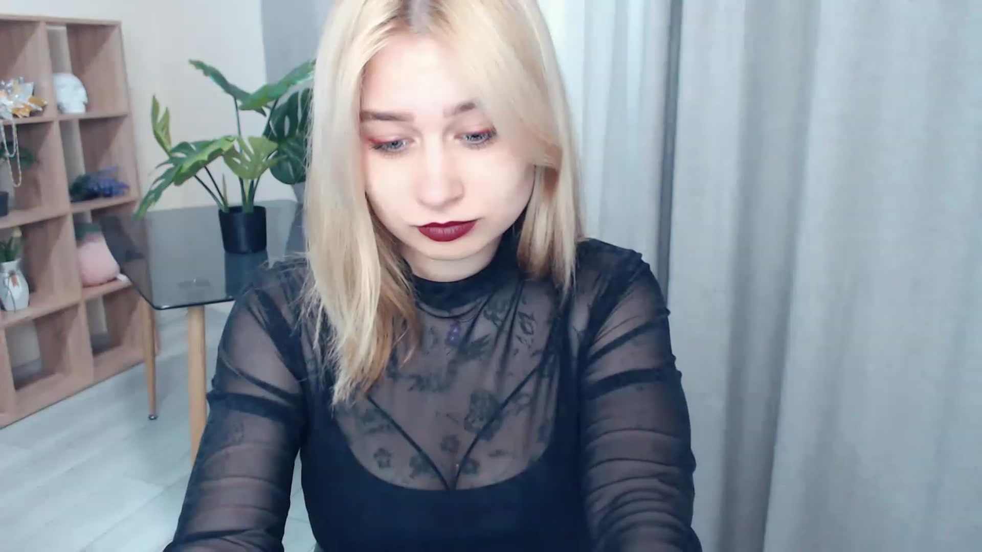 Gallery image thumbnail from Kukla_kolduna's myfreecams stream on, 03/31/2023, 17:09 image 19 of 20