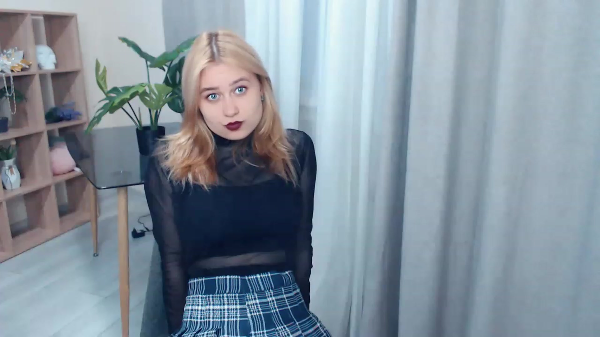 Gallery image thumbnail from Kukla_kolduna's myfreecams stream on, 03/31/2023, 17:09 image 13 of 20