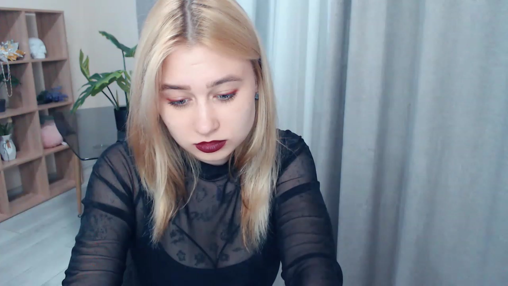 Gallery image thumbnail from Kukla_kolduna's myfreecams stream on, 03/31/2023, 17:09 image 16 of 20
