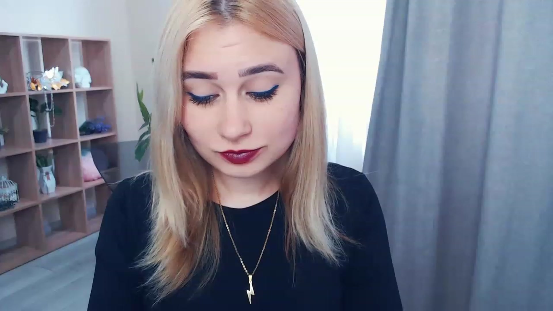Gallery image thumbnail from Kukla_kolduna's myfreecams stream on, 04/01/2023, 13:06 image 11 of 20