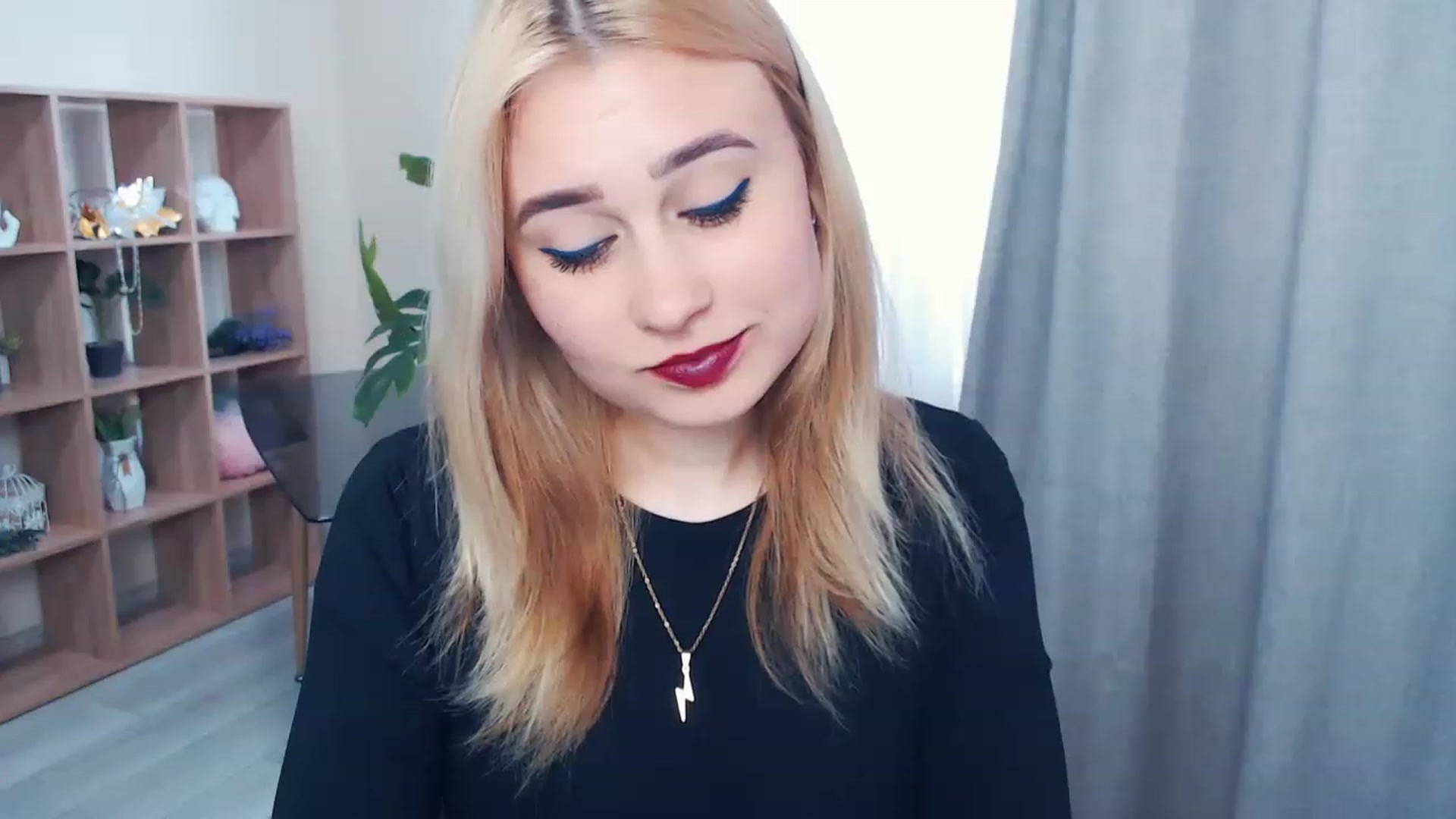 Gallery image thumbnail from Kukla_kolduna's myfreecams stream on, 04/01/2023, 13:06 image 5 of 20