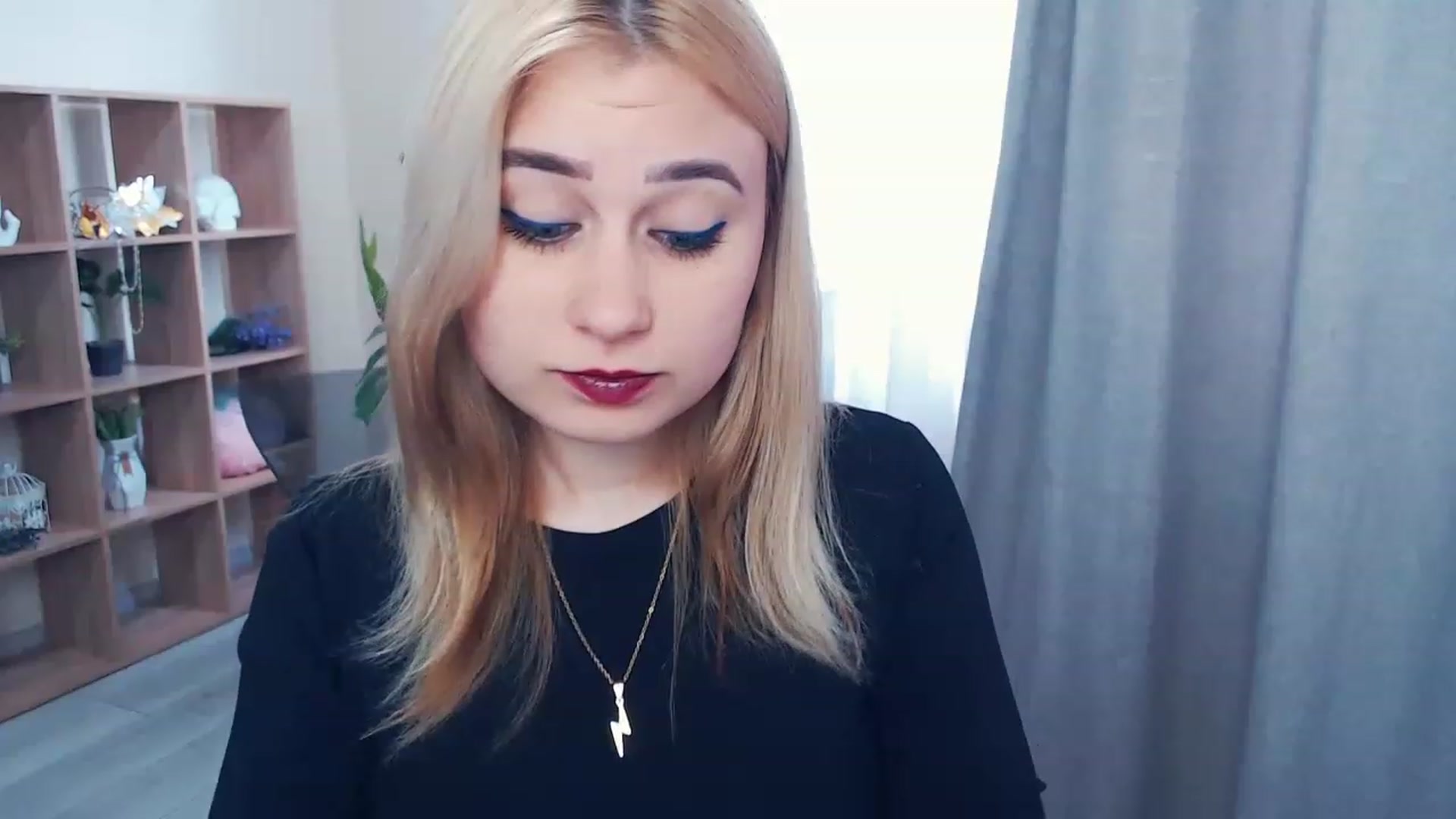 Gallery image thumbnail from Kukla_kolduna's myfreecams stream on, 04/01/2023, 13:06 image 12 of 20