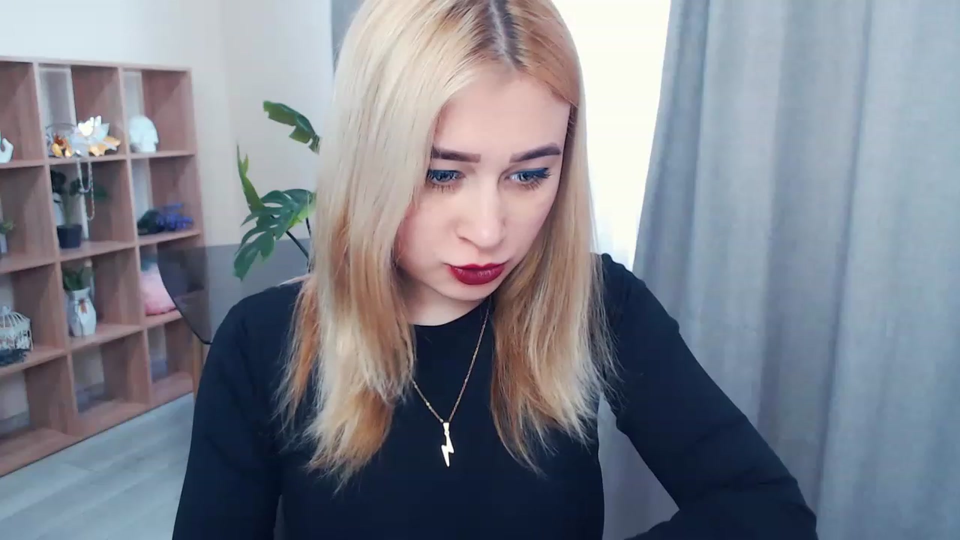 Gallery image thumbnail from Kukla_kolduna's myfreecams stream on, 04/01/2023, 13:06 image 7 of 20
